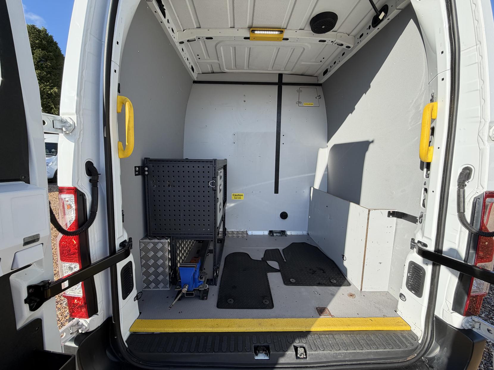 Vauxhall Movano 2.3 CDTi 3500 Panel Van 5dr Diesel Manual FWD L2 H2 Euro 6 (130 ps)