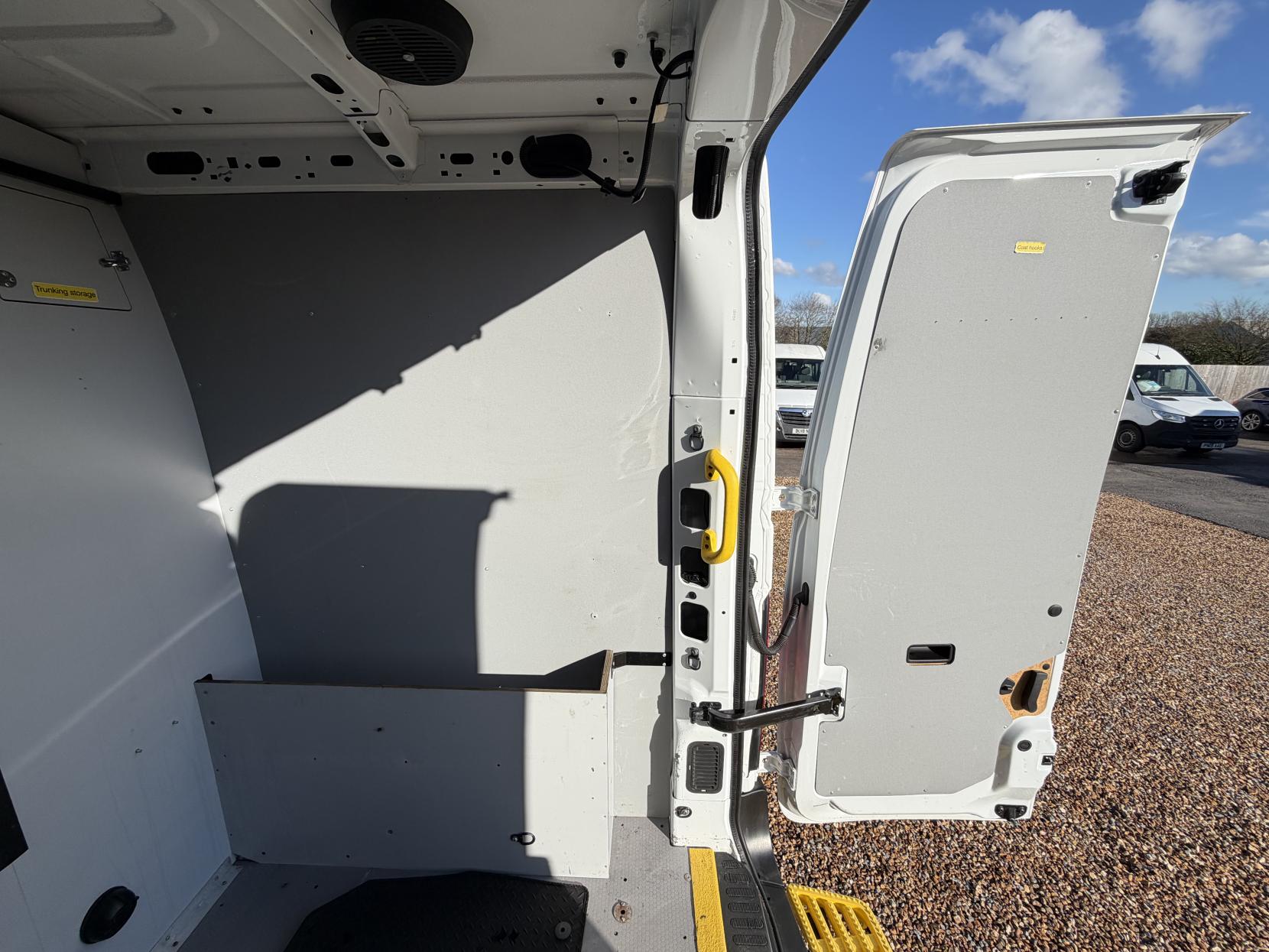 Vauxhall Movano 2.3 CDTi 3500 Panel Van 5dr Diesel Manual FWD L2 H2 Euro 6 (130 ps)