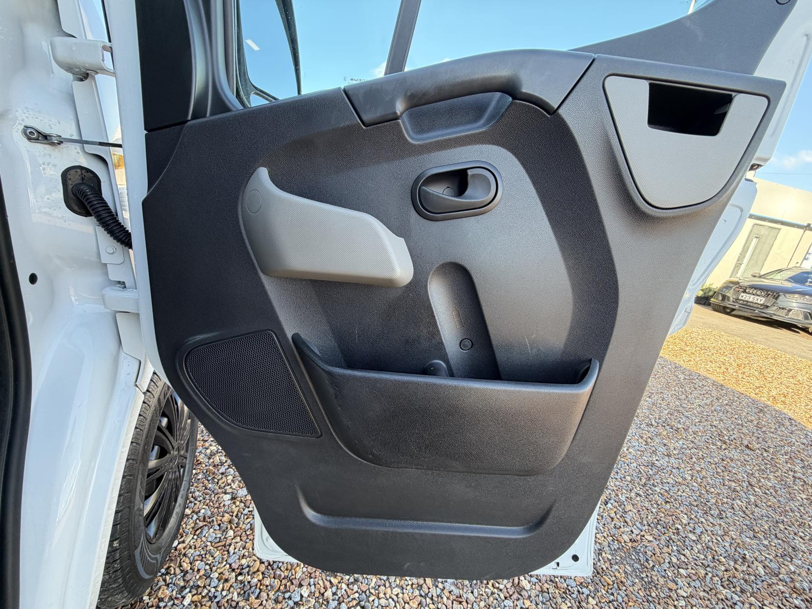 Vauxhall Movano 2.3 CDTi 3500 Panel Van 5dr Diesel Manual FWD L2 H2 Euro 6 (130 ps)