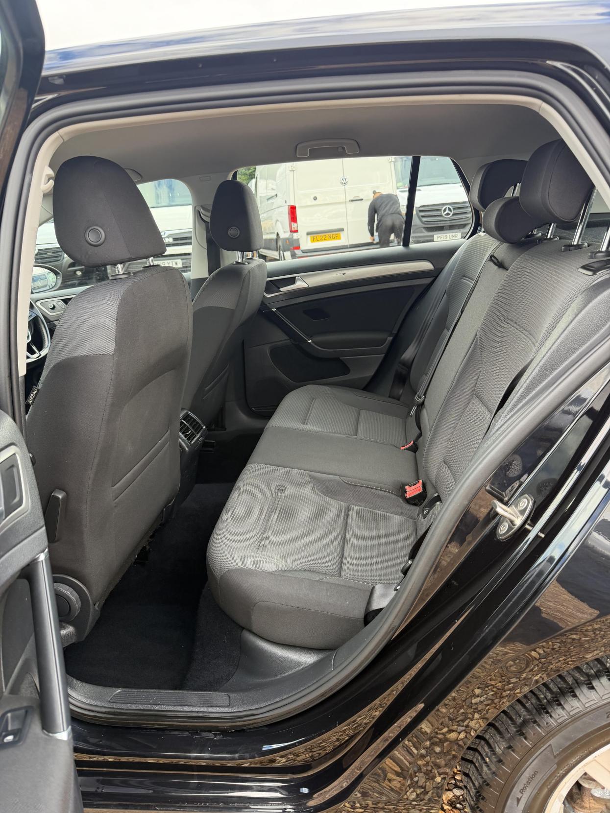 2015 Volkswagen Golf 1.4 TSI BlueMotion Tech Match Hatchback 5dr Petrol Manual Euro 5 (s/s) (122 ps) - Thumbnail 20