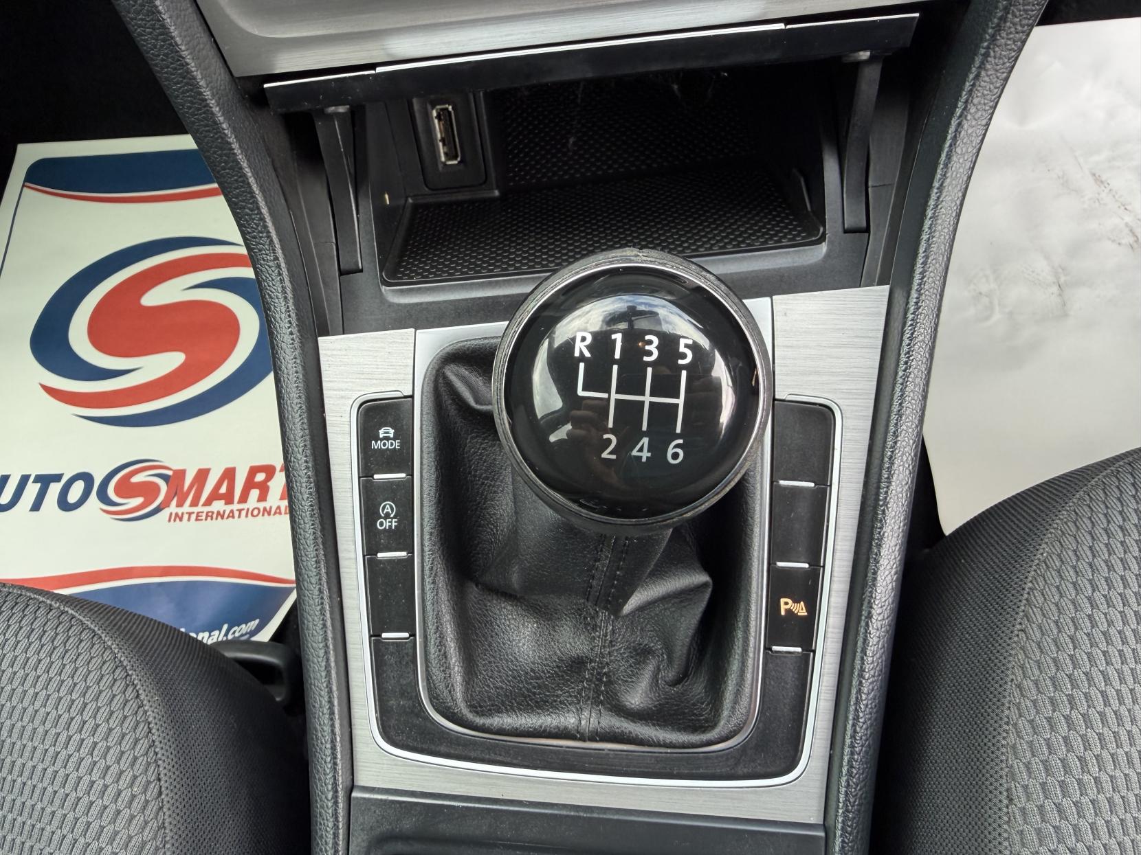 2015 Volkswagen Golf 1.4 TSI BlueMotion Tech Match Hatchback 5dr Petrol Manual Euro 5 (s/s) (122 ps) - Thumbnail 31