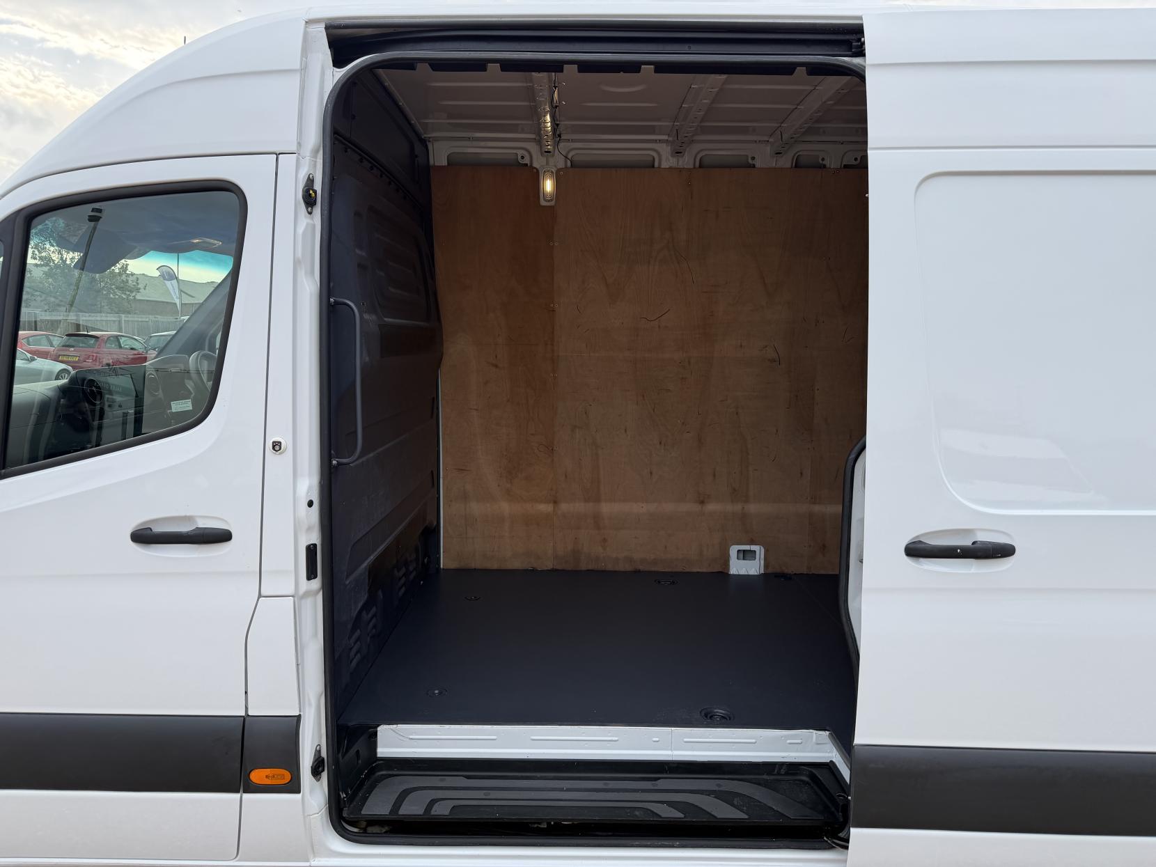 2020 Mercedes-Benz Sprinter 2.1 311 CDI Panel Van 5dr Diesel Manual RWD L3 H2 Euro 6 (114 ps) - Thumbnail 32