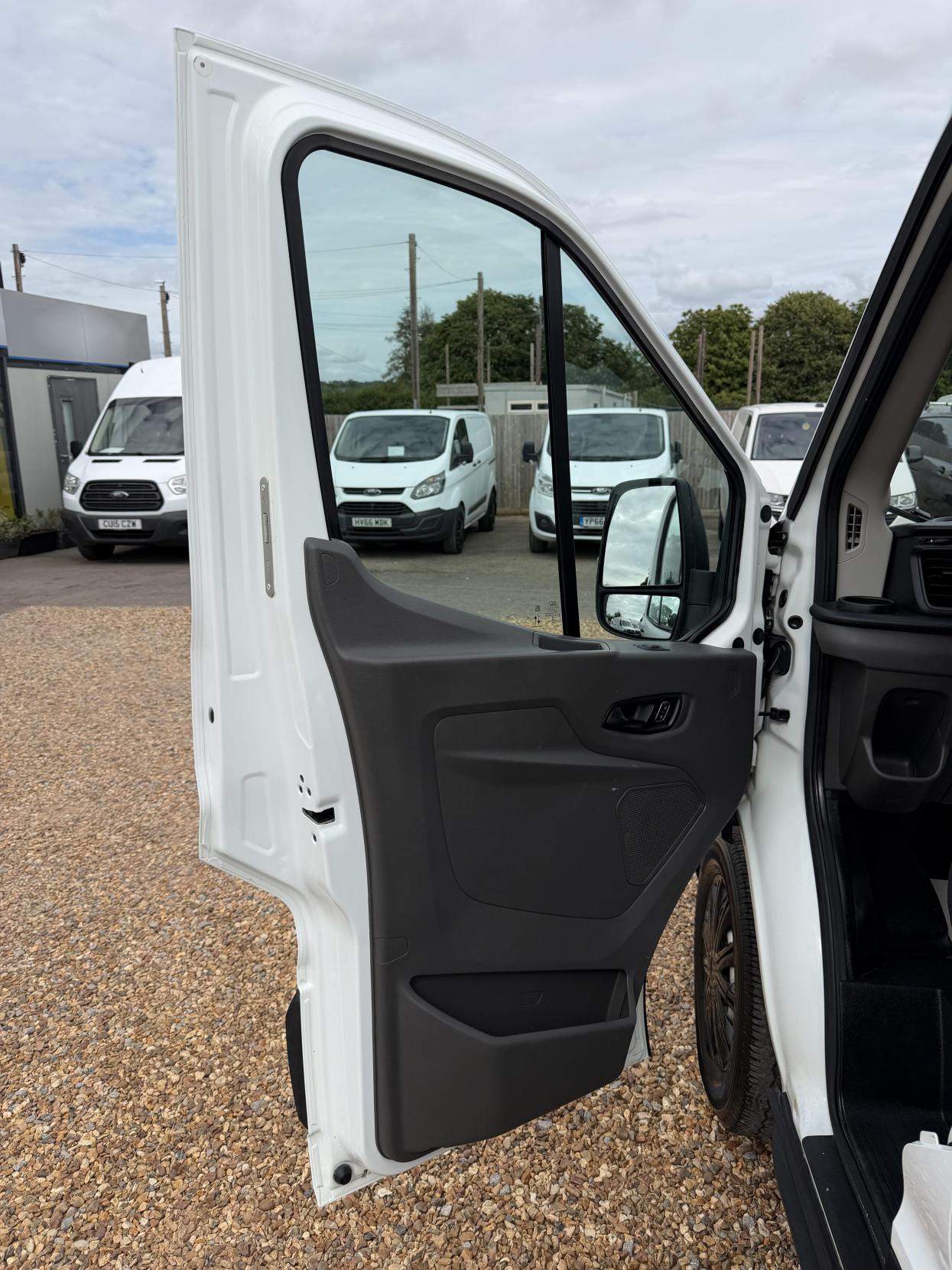 2022 Ford Transit 2.0 350 EcoBlue Leader Panel Van 5dr Diesel Manual FWD L3 H3 Euro 6 (s/s) (130 ps) - Thumbnail 19