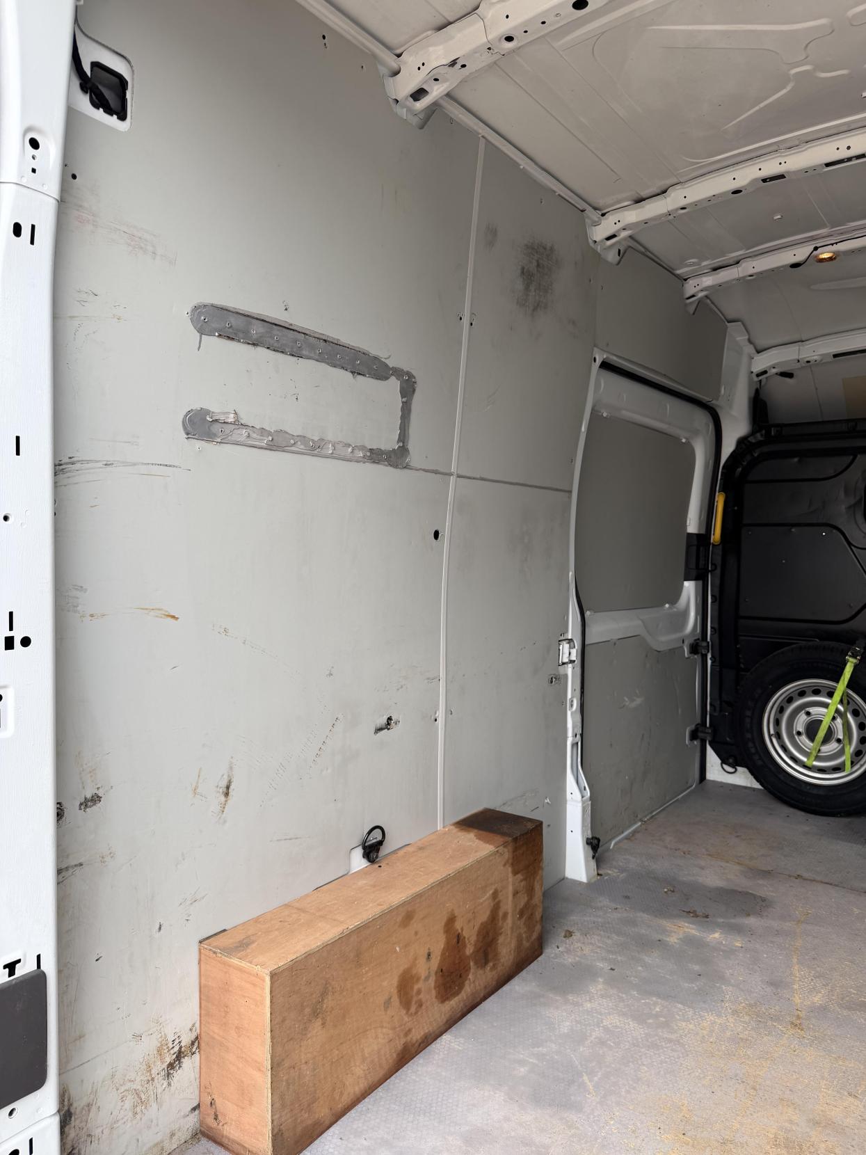 2022 Ford Transit 2.0 350 EcoBlue Leader Panel Van 5dr Diesel Manual FWD L3 H3 Euro 6 (s/s) (130 ps) - Thumbnail 31