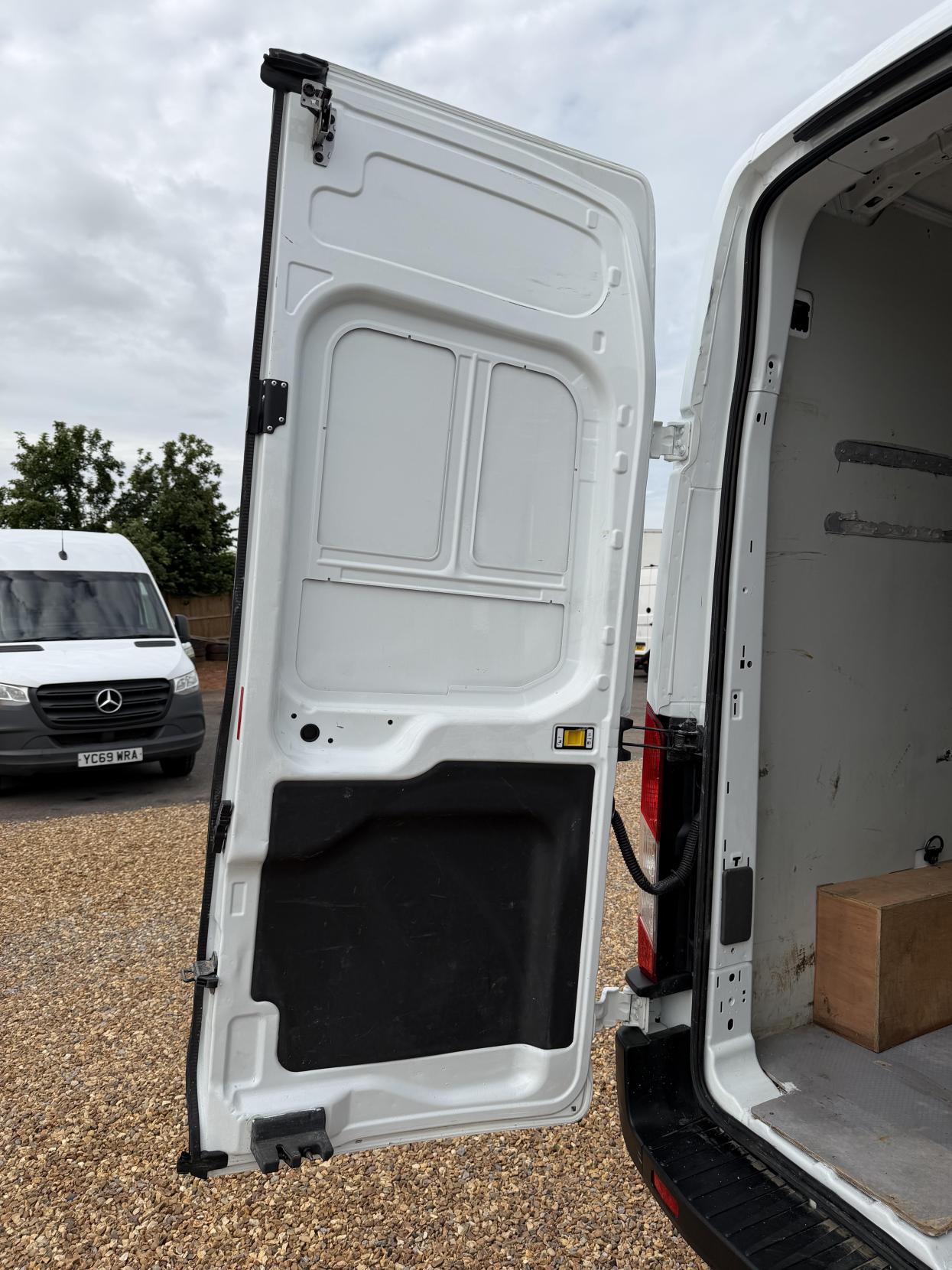 2022 Ford Transit 2.0 350 EcoBlue Leader Panel Van 5dr Diesel Manual FWD L3 H3 Euro 6 (s/s) (130 ps) - Thumbnail 26