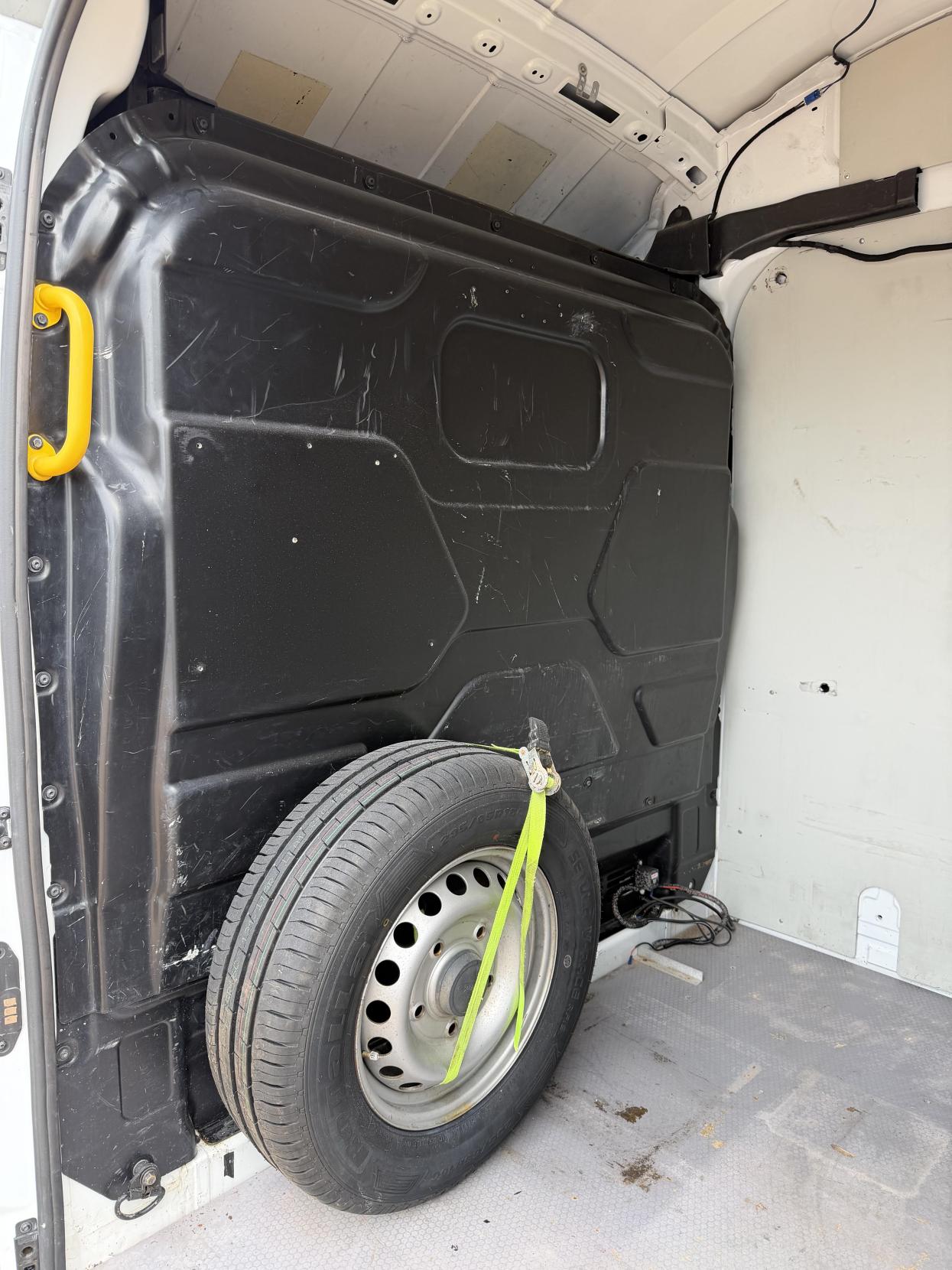 2022 Ford Transit 2.0 350 EcoBlue Leader Panel Van 5dr Diesel Manual FWD L3 H3 Euro 6 (s/s) (130 ps) - Thumbnail 21