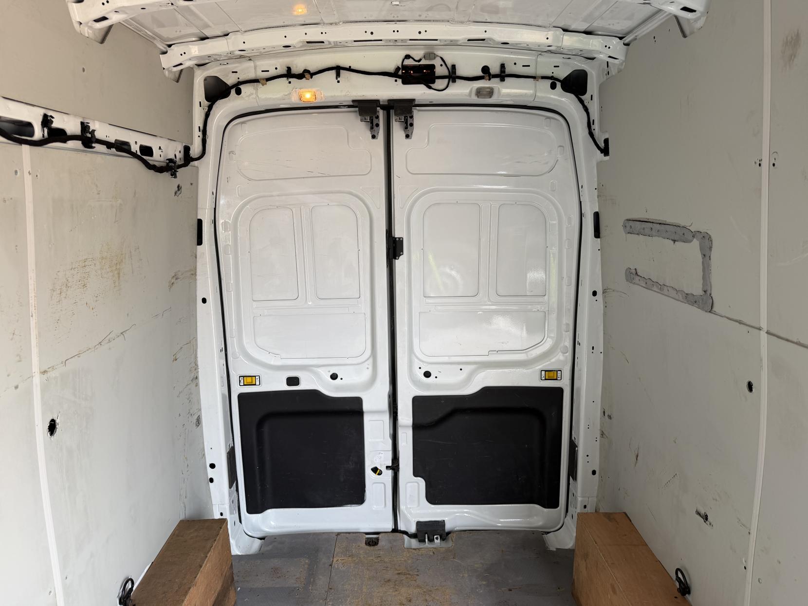 2022 Ford Transit 2.0 350 EcoBlue Leader Panel Van 5dr Diesel Manual FWD L3 H3 Euro 6 (s/s) (130 ps) - Thumbnail 25
