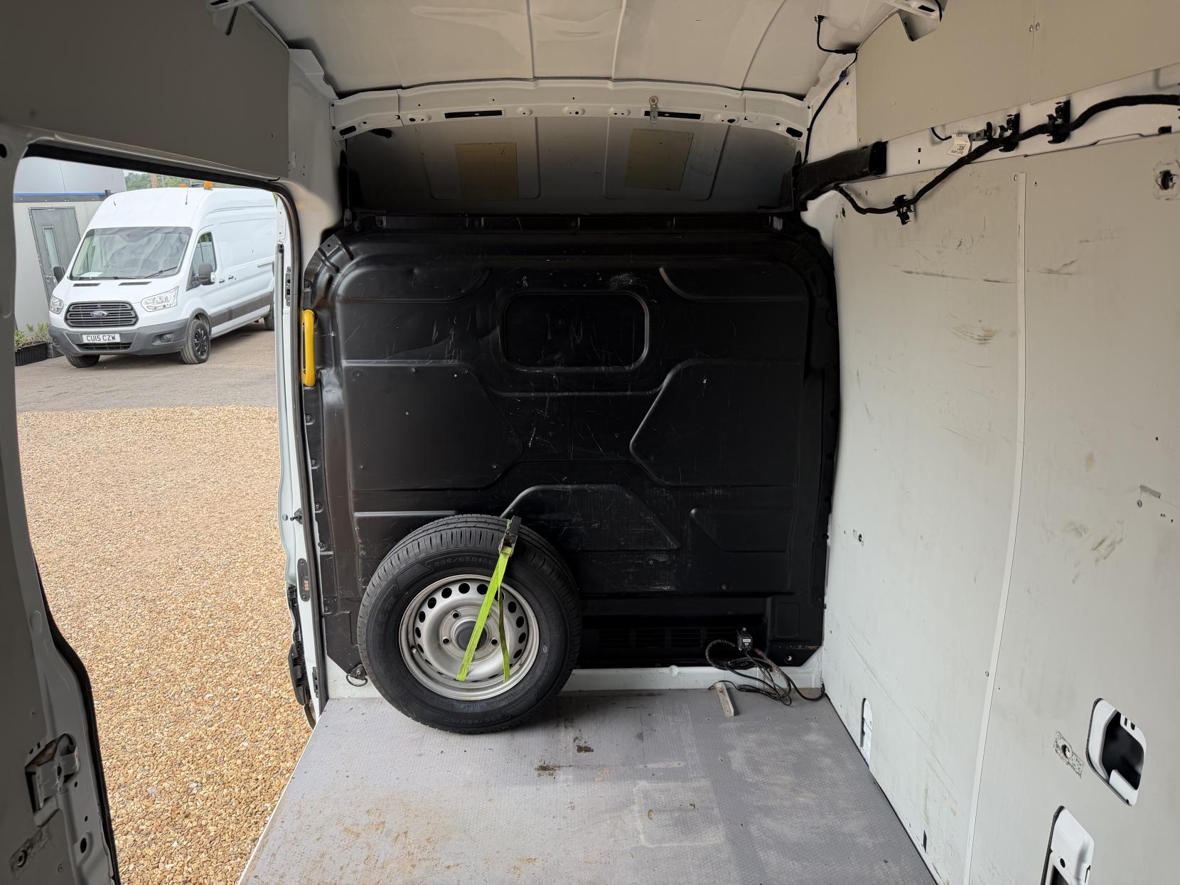 2022 Ford Transit 2.0 350 EcoBlue Leader Panel Van 5dr Diesel Manual FWD L3 H3 Euro 6 (s/s) (130 ps) - Thumbnail 23