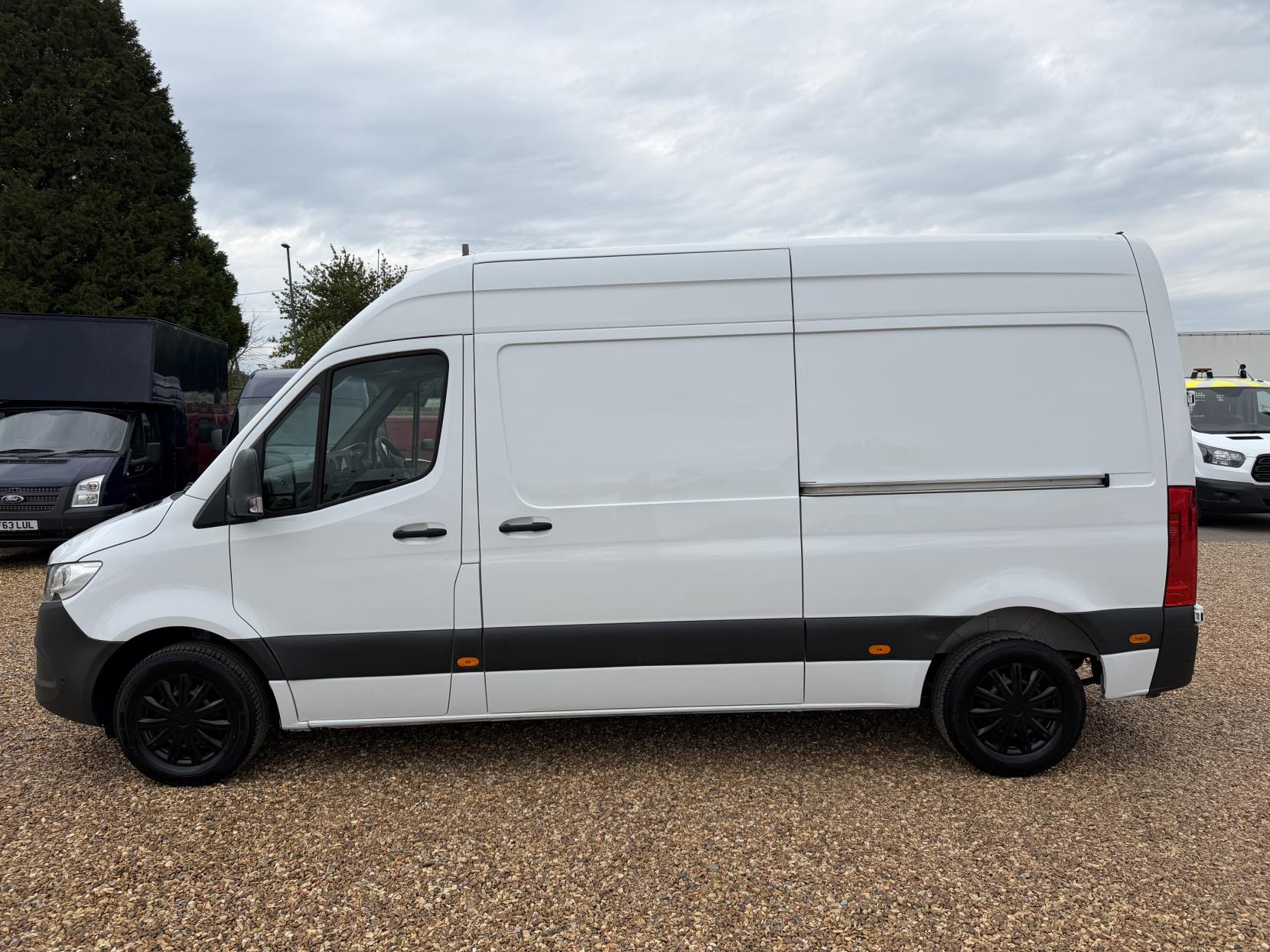 2021 Mercedes-Benz Sprinter 2.1 314 CDI Progressive Panel Van 5dr Diesel Manual FWD L2 H2 Euro 6 (s/s) (143 ps) - Thumbnail 8