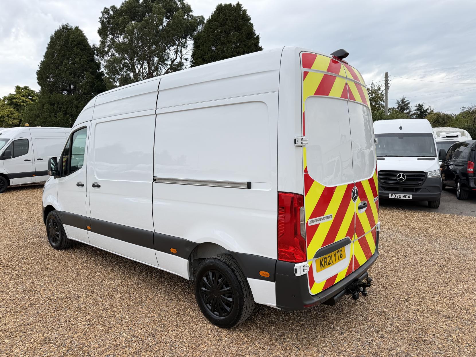 2021 Mercedes-Benz Sprinter 2.1 314 CDI Progressive Panel Van 5dr Diesel Manual FWD L2 H2 Euro 6 (s/s) (143 ps) - Thumbnail 9
