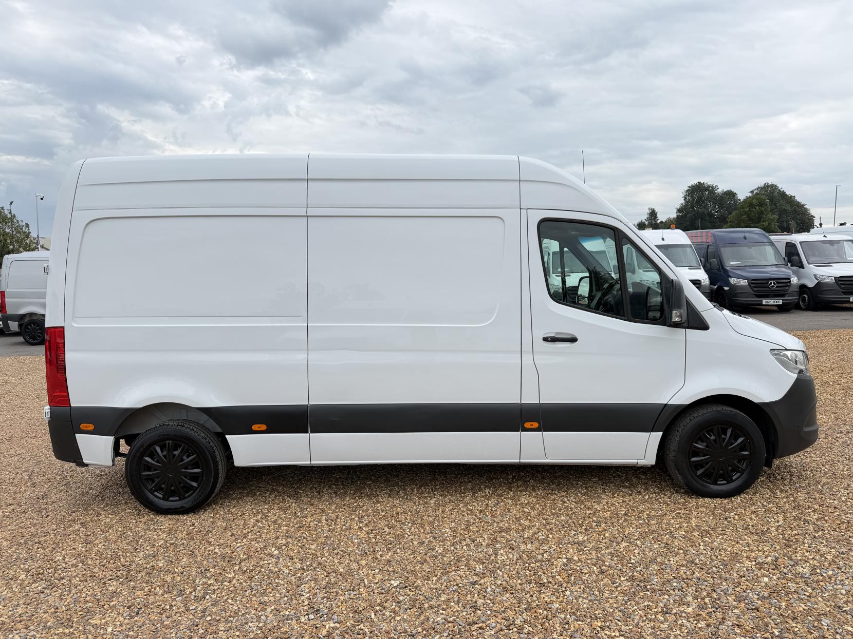 2021 Mercedes-Benz Sprinter 2.1 314 CDI Progressive Panel Van 5dr Diesel Manual FWD L2 H2 Euro 6 (s/s) (143 ps) - Thumbnail 12