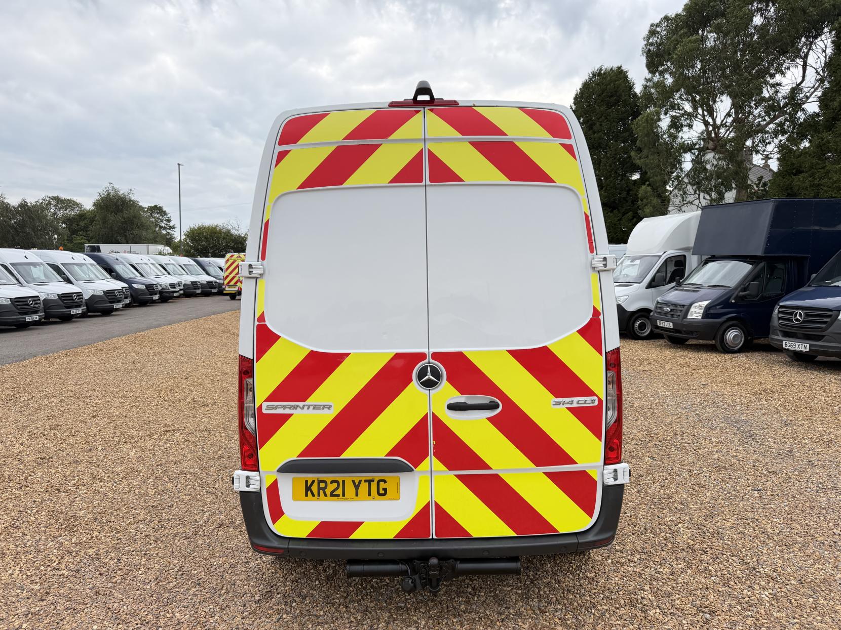 2021 Mercedes-Benz Sprinter 2.1 314 CDI Progressive Panel Van 5dr Diesel Manual FWD L2 H2 Euro 6 (s/s) (143 ps) - Thumbnail 10