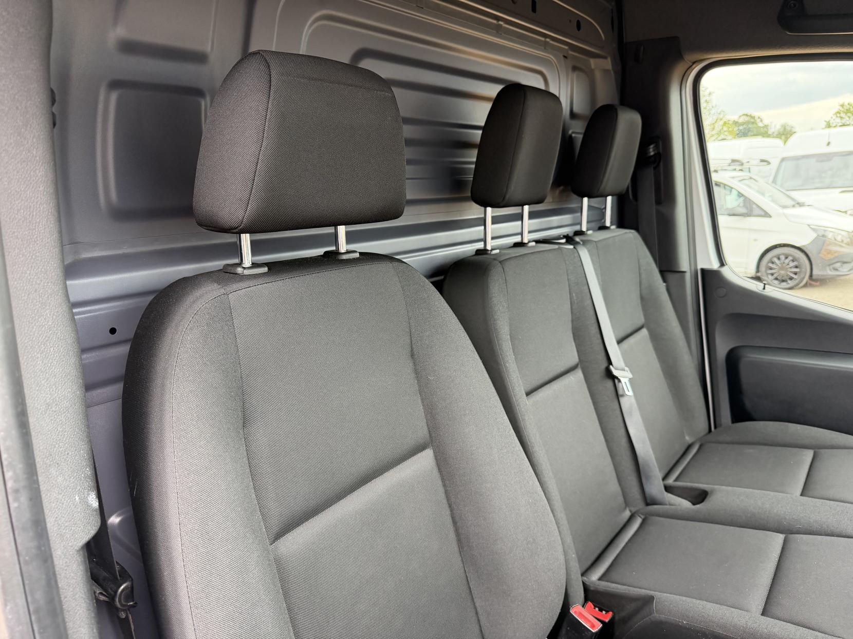 2021 Mercedes-Benz Sprinter 2.1 314 CDI Progressive Panel Van 5dr Diesel Manual FWD L2 H2 Euro 6 (s/s) (143 ps) - Thumbnail 15