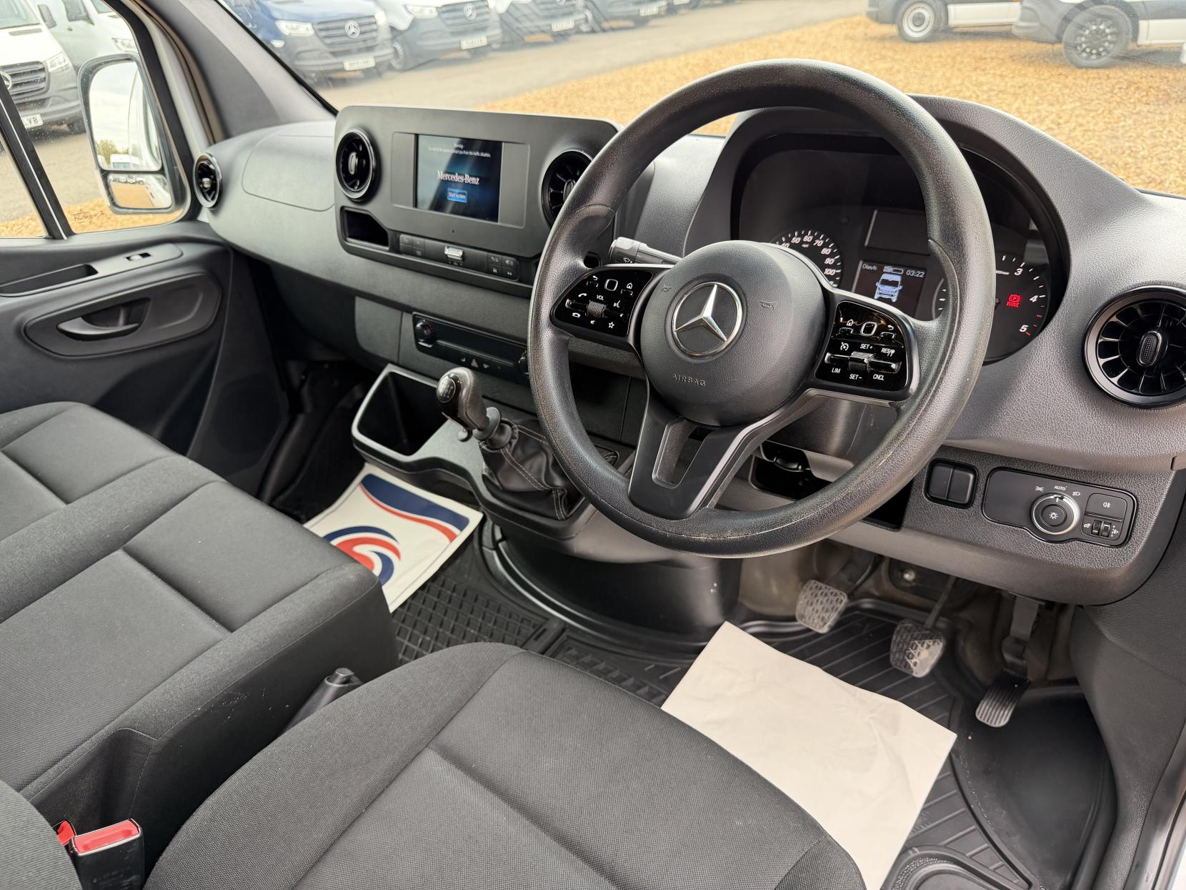 2021 Mercedes-Benz Sprinter 2.1 314 CDI Progressive Panel Van 5dr Diesel Manual FWD L2 H2 Euro 6 (s/s) (143 ps) - Thumbnail 2