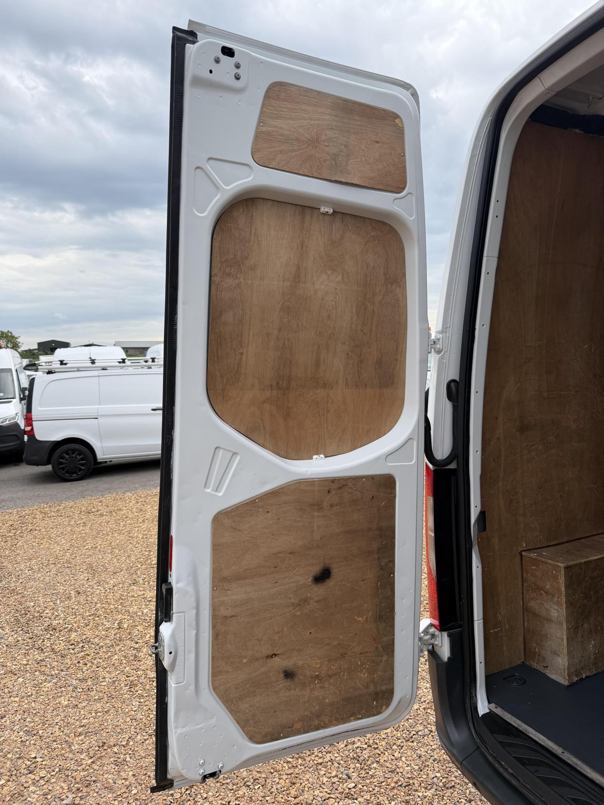 2021 Mercedes-Benz Sprinter 2.1 314 CDI Progressive Panel Van 5dr Diesel Manual FWD L2 H2 Euro 6 (s/s) (143 ps) - Thumbnail 37
