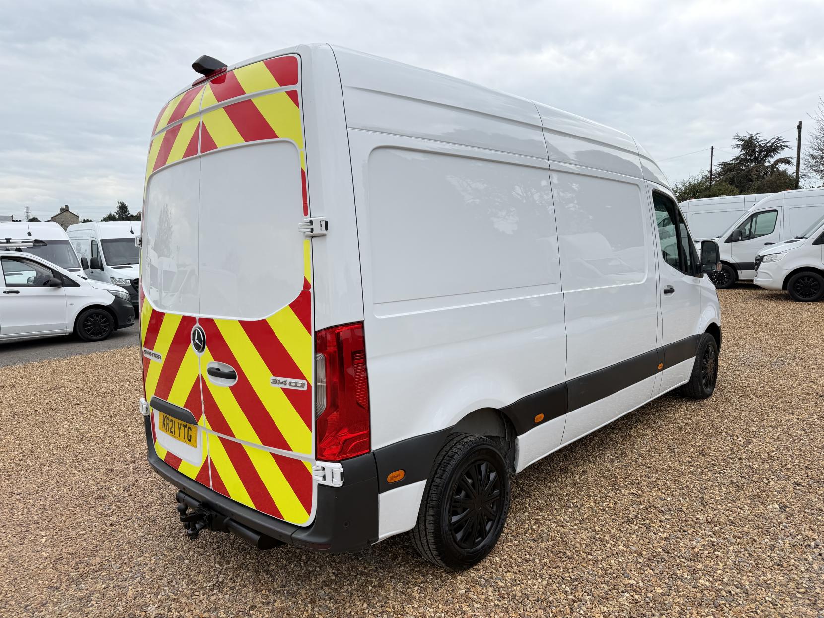 2021 Mercedes-Benz Sprinter 2.1 314 CDI Progressive Panel Van 5dr Diesel Manual FWD L2 H2 Euro 6 (s/s) (143 ps) - Thumbnail 11