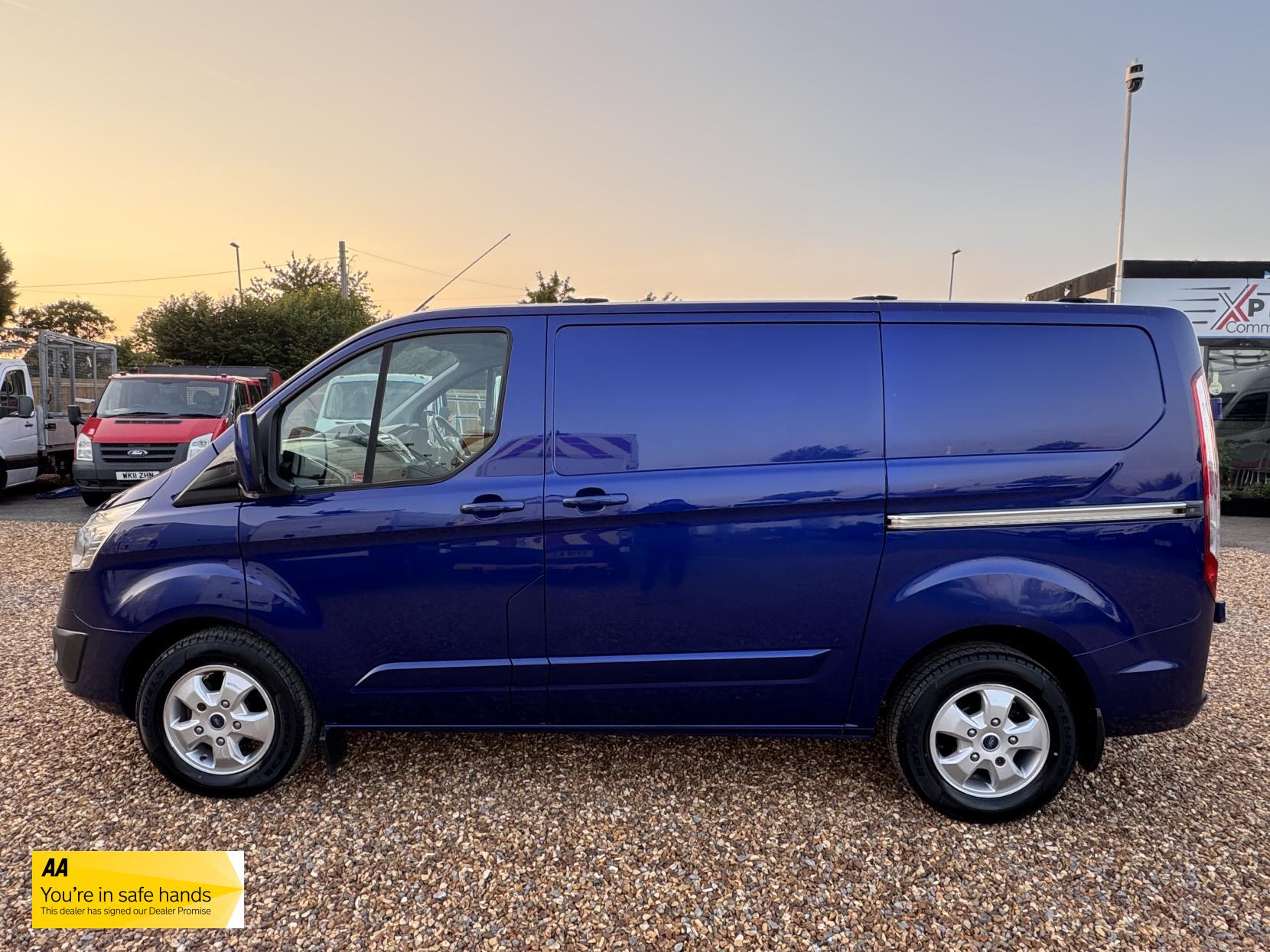 Ford Transit Custom 2.2 TDCi 290 Limited Panel Van 5dr Diesel Manual L1 H1 (186 g/km, 123 bhp)