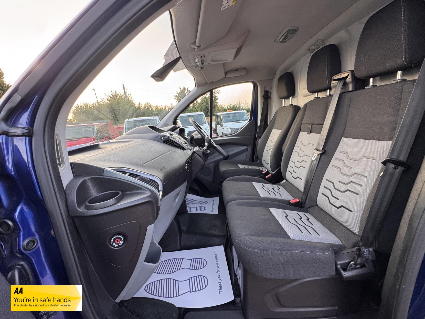 Ford Transit Custom 2.2 TDCi 290 Limited Panel Van 5dr Diesel Manual L1 H1 (186 g/km, 123 bhp)