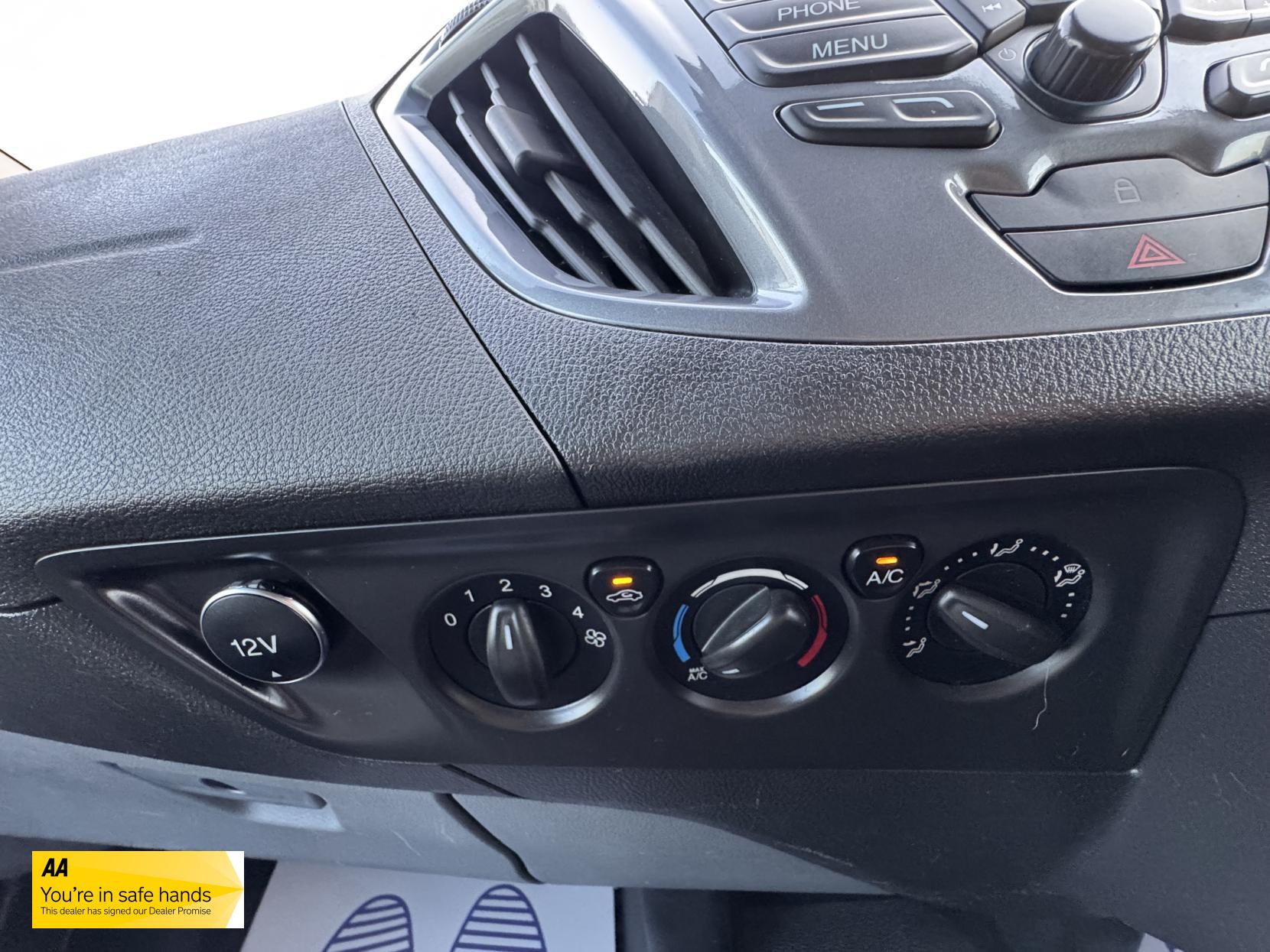 Ford Transit Custom 2.2 TDCi 290 Limited Panel Van 5dr Diesel Manual L1 H1 (186 g/km, 123 bhp)