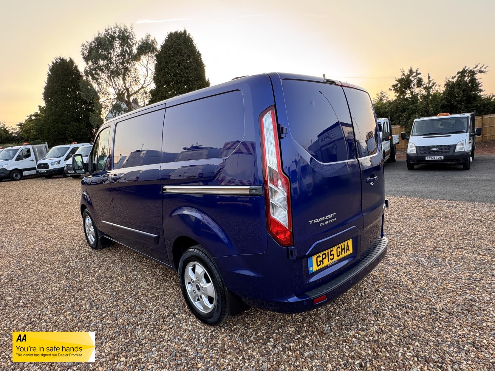 Ford Transit Custom 2.2 TDCi 290 Limited Panel Van 5dr Diesel Manual L1 H1 (186 g/km, 123 bhp)