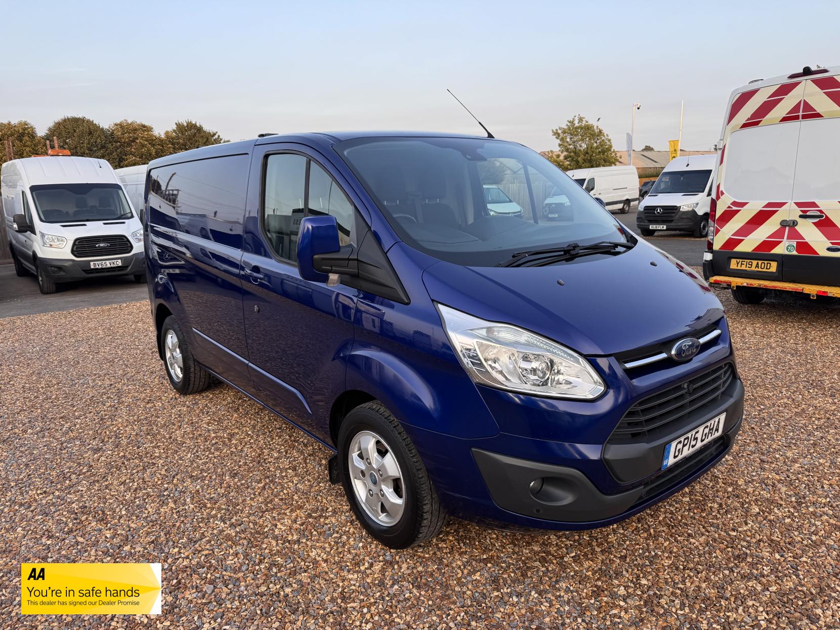 Ford Transit Custom 2.2 TDCi 290 Limited Panel Van 5dr Diesel Manual L1 H1 (186 g/km, 123 bhp)