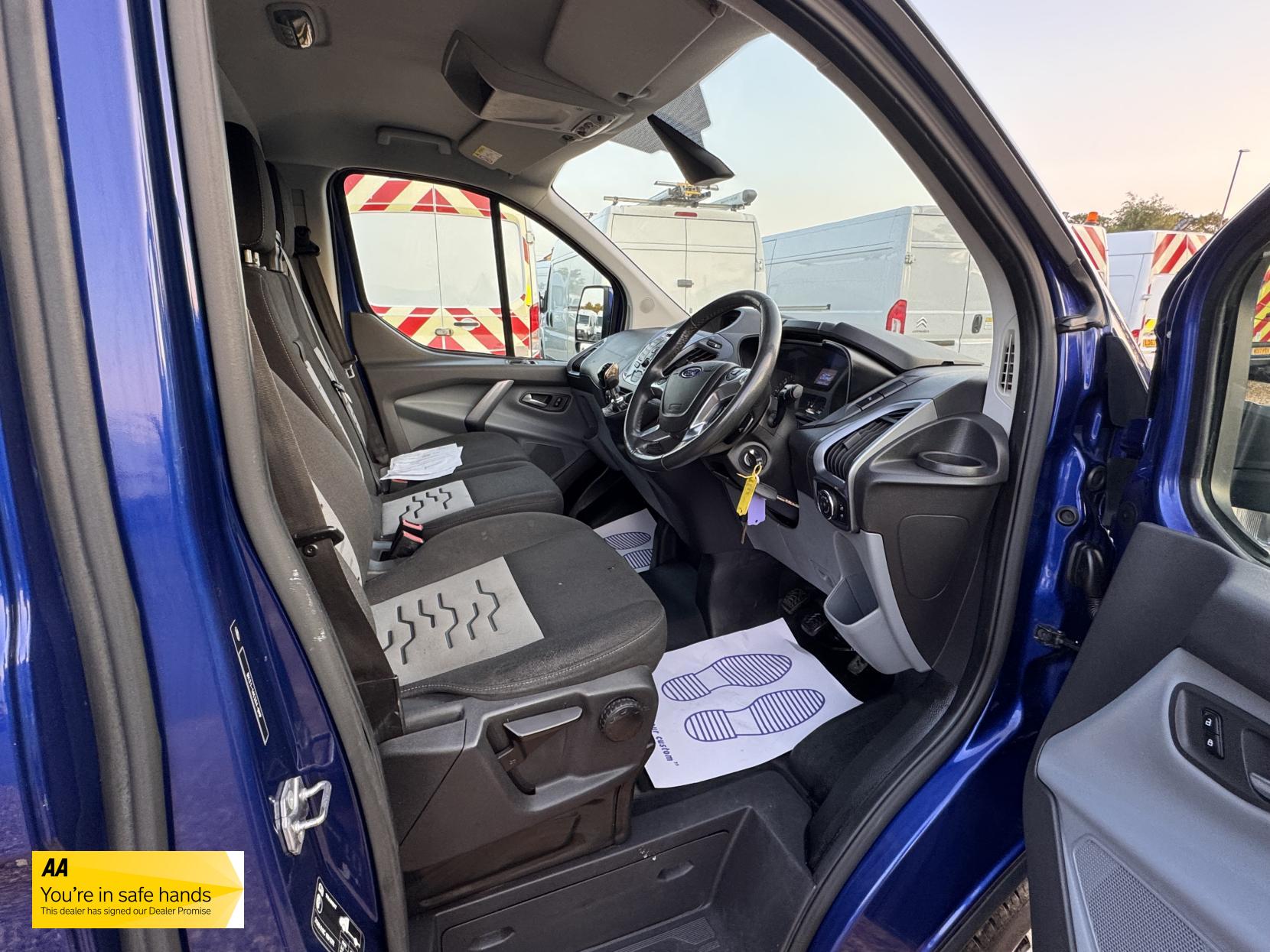 Ford Transit Custom 2.2 TDCi 290 Limited Panel Van 5dr Diesel Manual L1 H1 (186 g/km, 123 bhp)