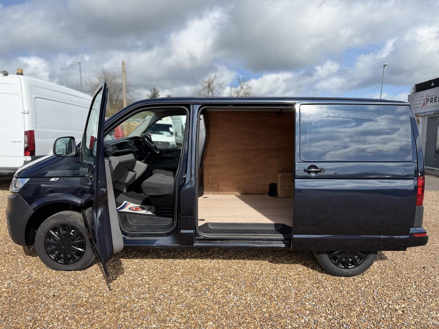 Volkswagen Transporter 2.0 TDI T28 Startline Panel Van 5dr Diesel Manual FWD SWB Euro 6 (s/s) (110 ps)