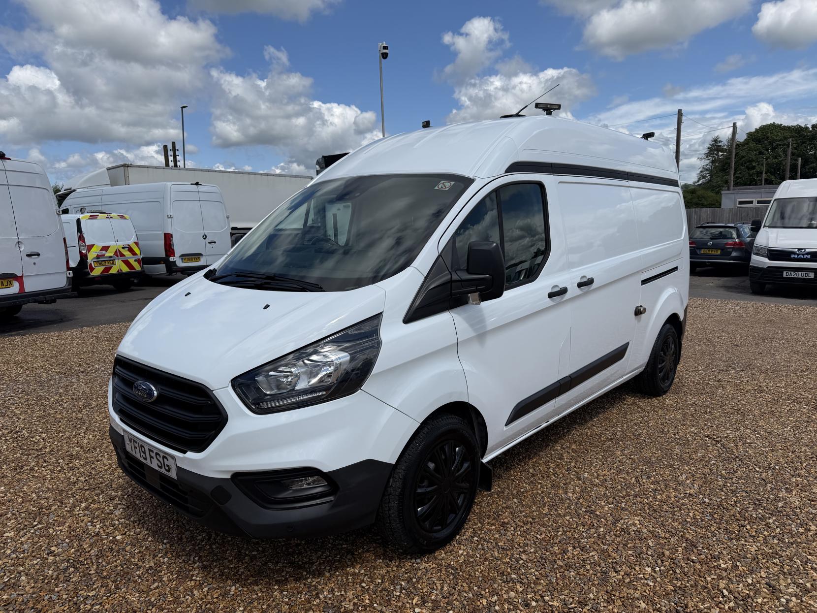 2019 Ford Transit Custom 2.0 320 EcoBlue Panel Van 5dr Diesel Manual L2 H2 Euro 6 (130 ps) - Thumbnail 7