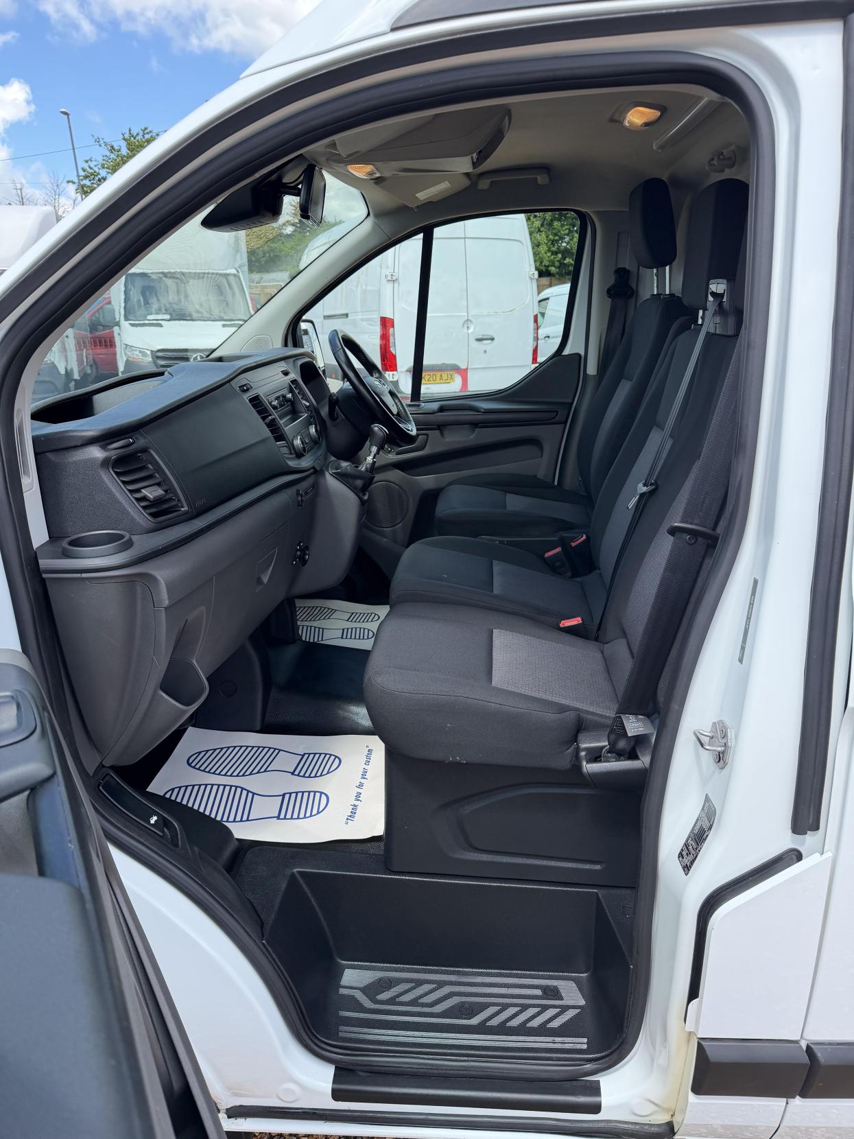 2019 Ford Transit Custom 2.0 320 EcoBlue Panel Van 5dr Diesel Manual L2 H2 Euro 6 (130 ps) - Thumbnail 20