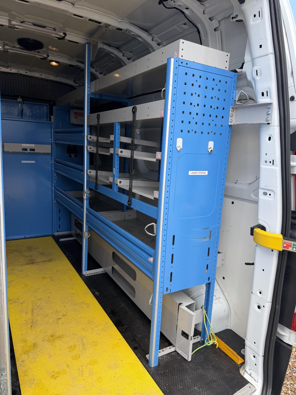 2019 Ford Transit Custom 2.0 320 EcoBlue Panel Van 5dr Diesel Manual L2 H2 Euro 6 (130 ps) - Thumbnail 31