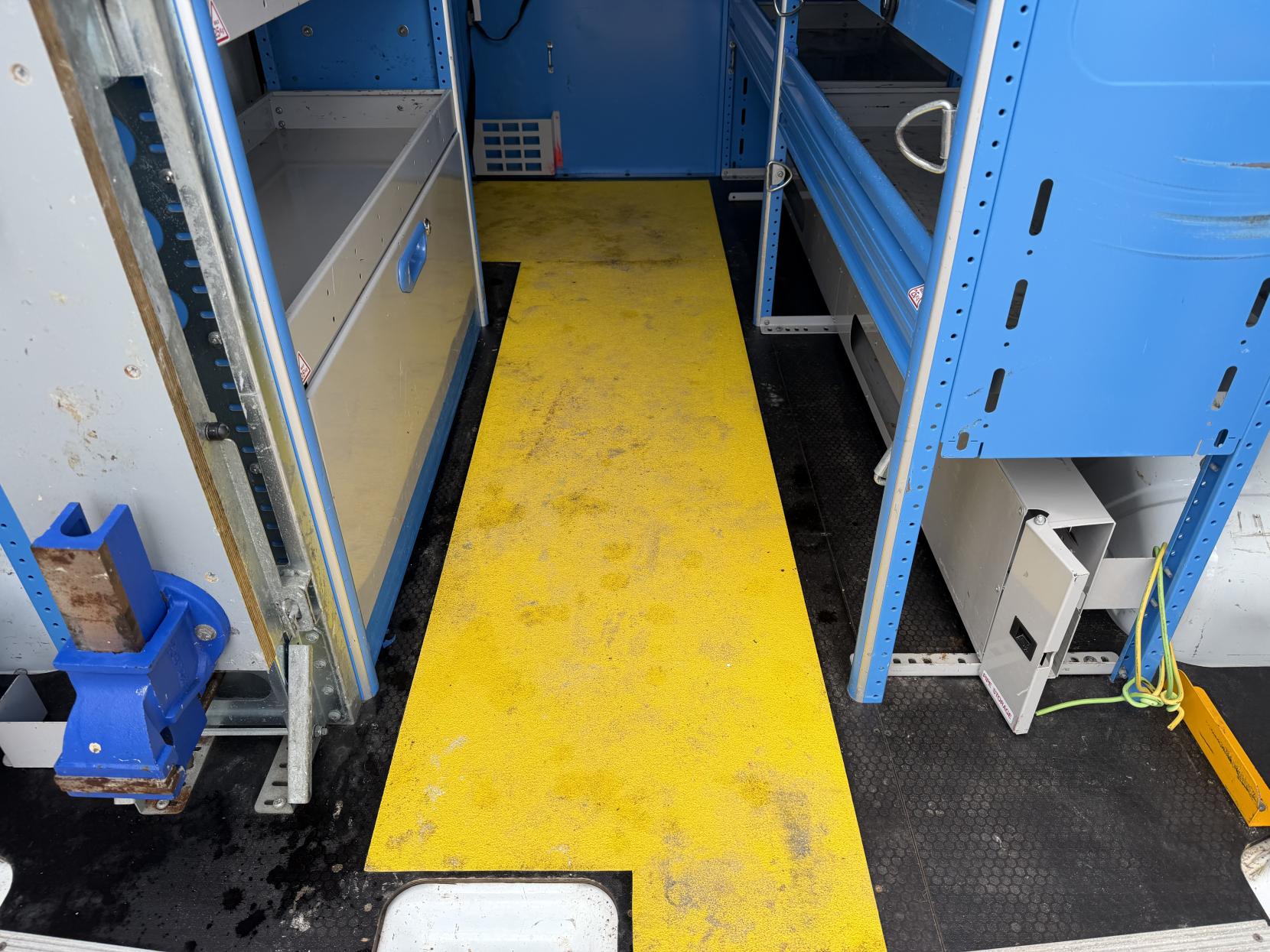 2019 Ford Transit Custom 2.0 320 EcoBlue Panel Van 5dr Diesel Manual L2 H2 Euro 6 (130 ps) - Thumbnail 35