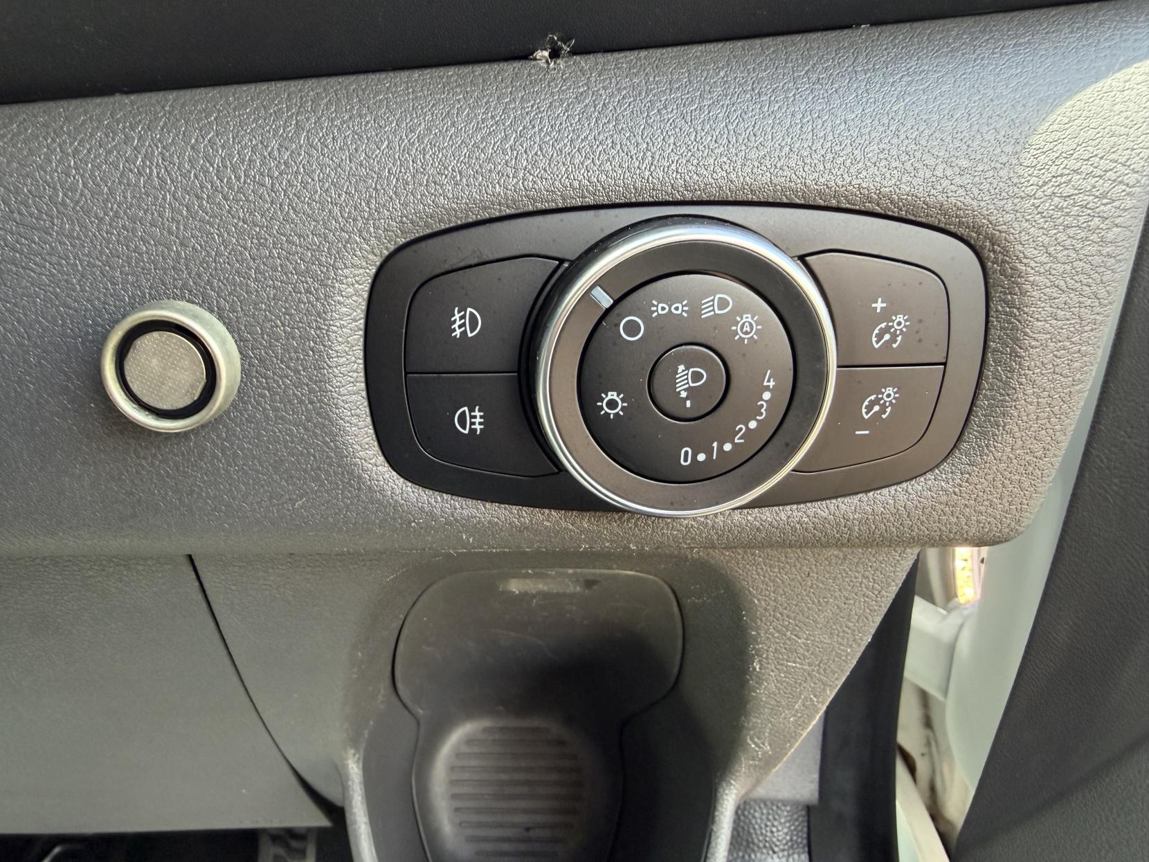 2019 Ford Transit Custom 2.0 320 EcoBlue Panel Van 5dr Diesel Manual L2 H2 Euro 6 (130 ps) - Thumbnail 41