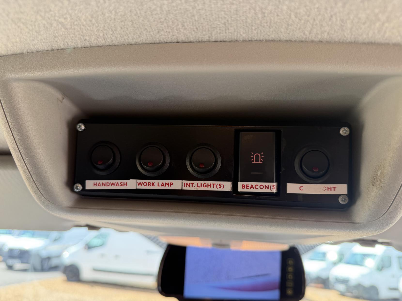 2019 Ford Transit Custom 2.0 320 EcoBlue Panel Van 5dr Diesel Manual L2 H2 Euro 6 (130 ps) - Thumbnail 48