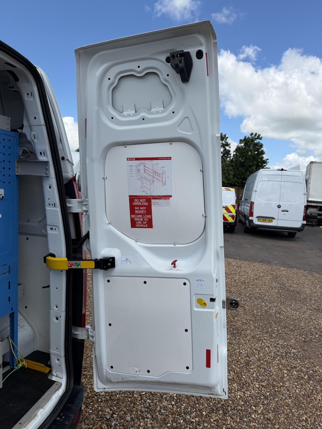 2019 Ford Transit Custom 2.0 320 EcoBlue Panel Van 5dr Diesel Manual L2 H2 Euro 6 (130 ps) - Thumbnail 30
