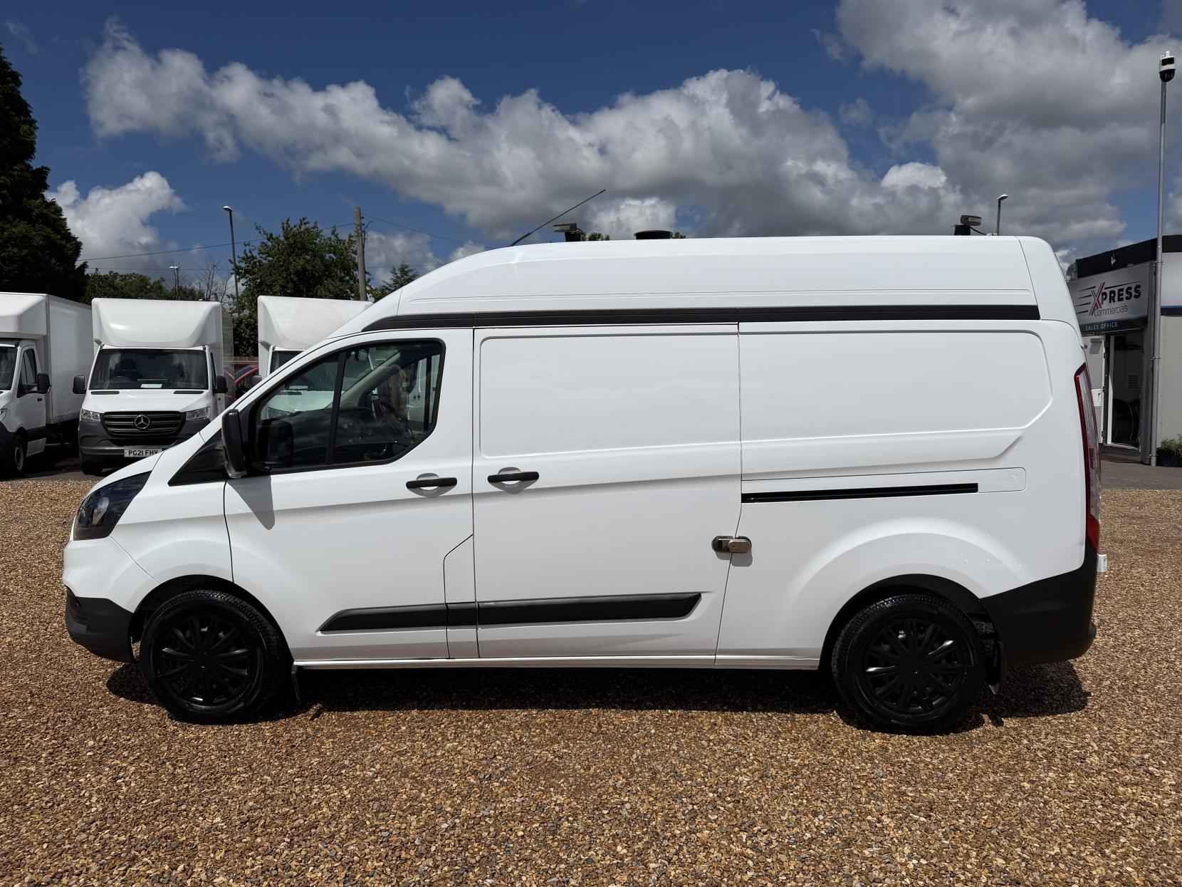 2019 Ford Transit Custom 2.0 320 EcoBlue Panel Van 5dr Diesel Manual L2 H2 Euro 6 (130 ps) - Thumbnail 8