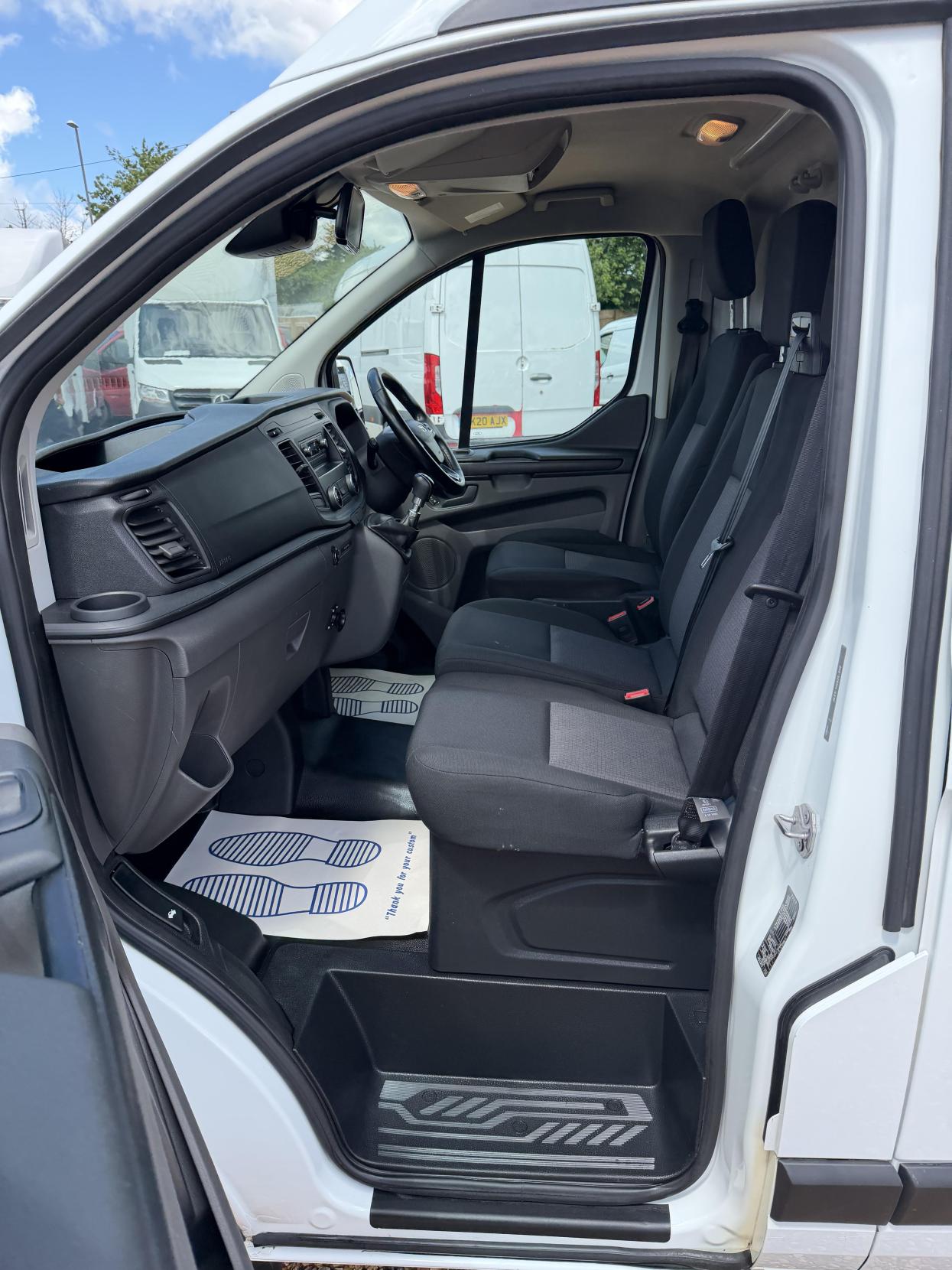 2019 Ford Transit Custom 2.0 320 EcoBlue Panel Van 5dr Diesel Manual L2 H2 Euro 6 (130 ps) - Thumbnail 19