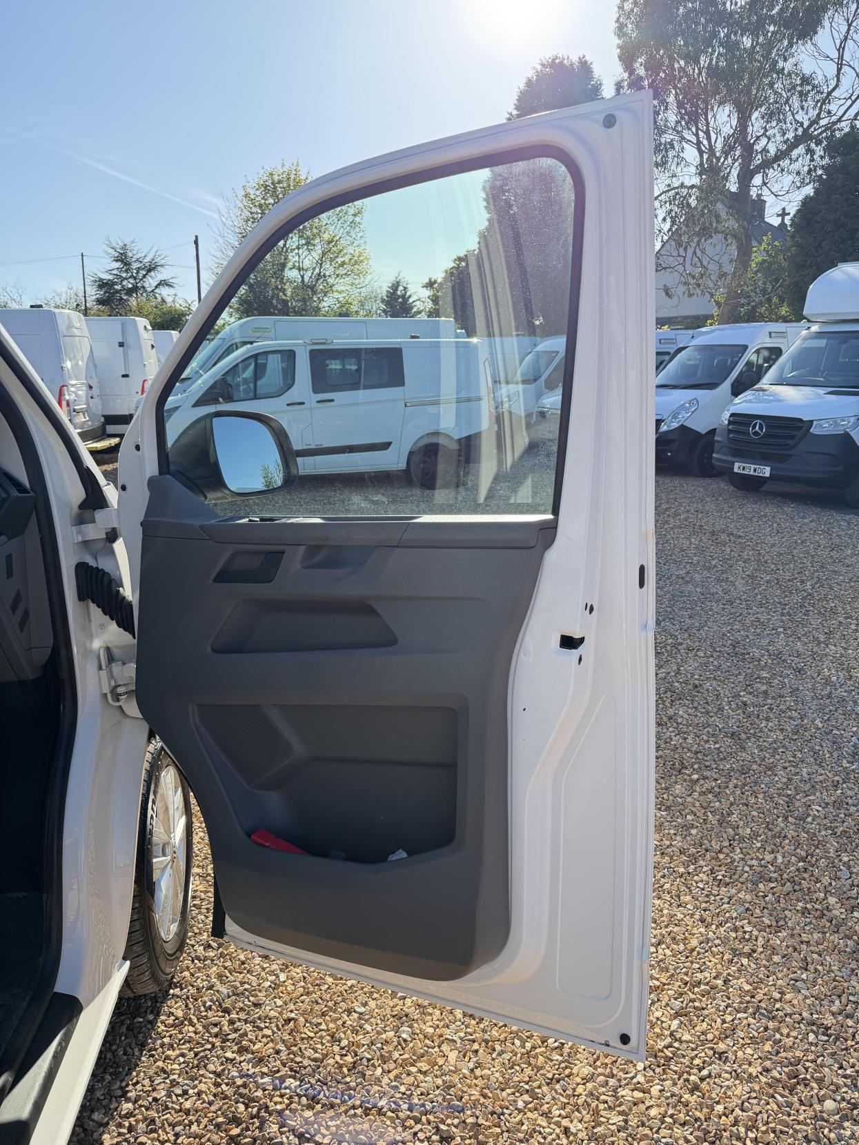 2021 Volkswagen Transporter 2.0 TDI T28 Startline Panel Van 5dr Diesel Manual FWD SWB Euro 6 (s/s) (110 ps) - Thumbnail 14