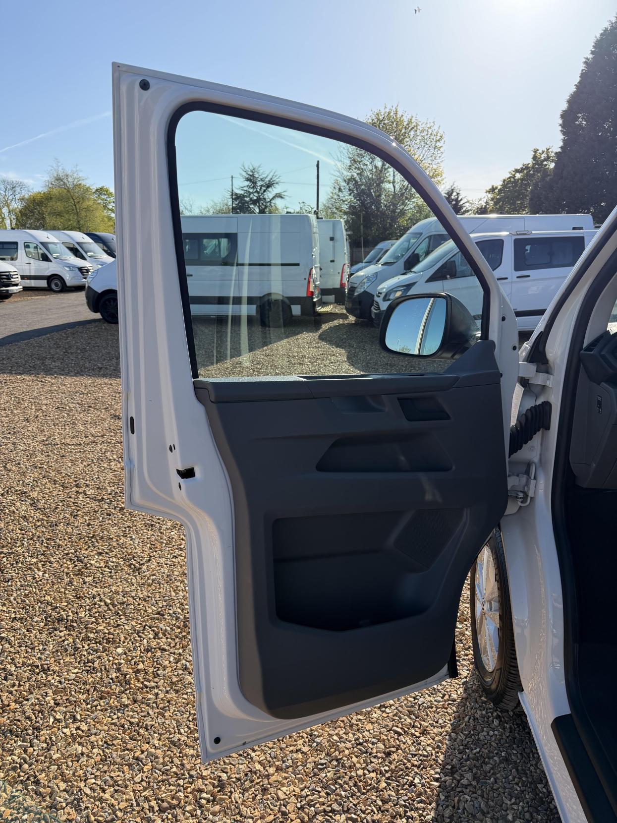 2021 Volkswagen Transporter 2.0 TDI T28 Startline Panel Van 5dr Diesel Manual FWD SWB Euro 6 (s/s) (110 ps) - Thumbnail 15