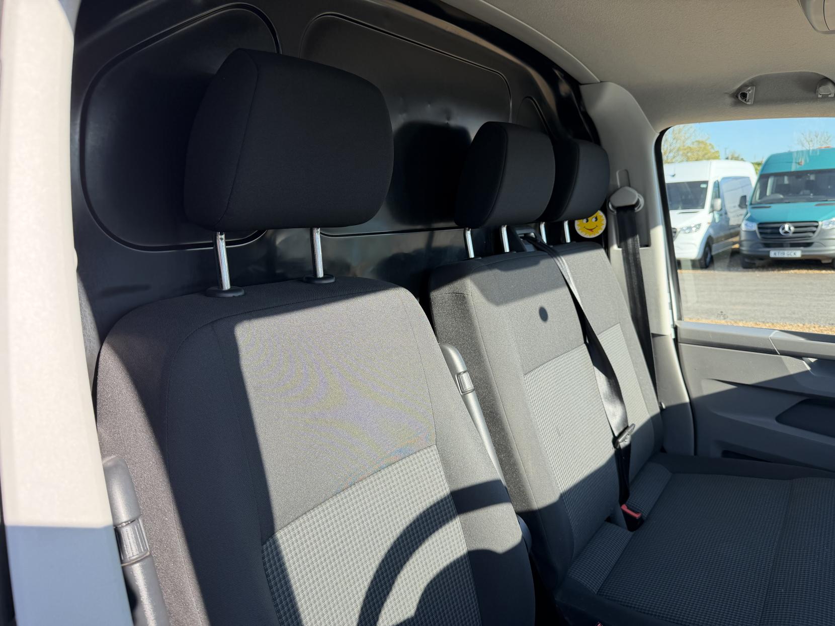 2021 Volkswagen Transporter 2.0 TDI T28 Startline Panel Van 5dr Diesel Manual FWD SWB Euro 6 (s/s) (110 ps) - Thumbnail 16