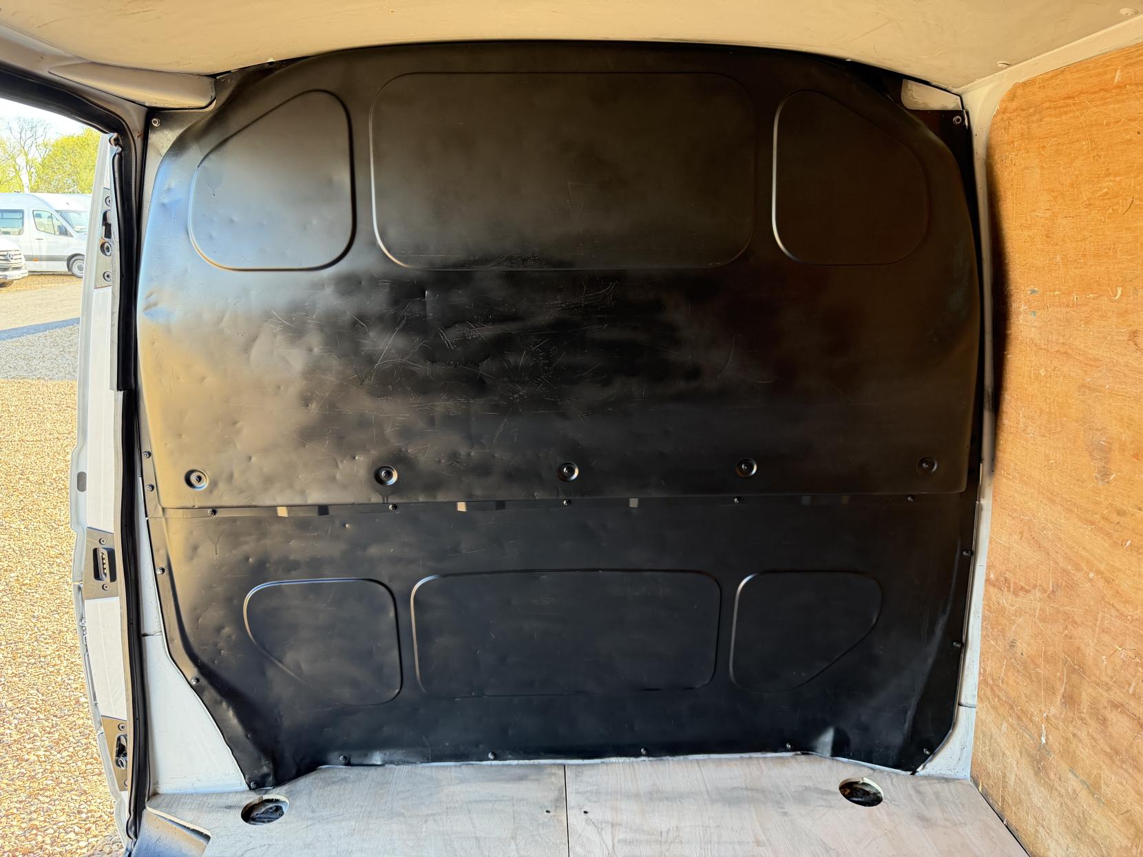 2021 Volkswagen Transporter 2.0 TDI T28 Startline Panel Van 5dr Diesel Manual FWD SWB Euro 6 (s/s) (110 ps) - Thumbnail 37