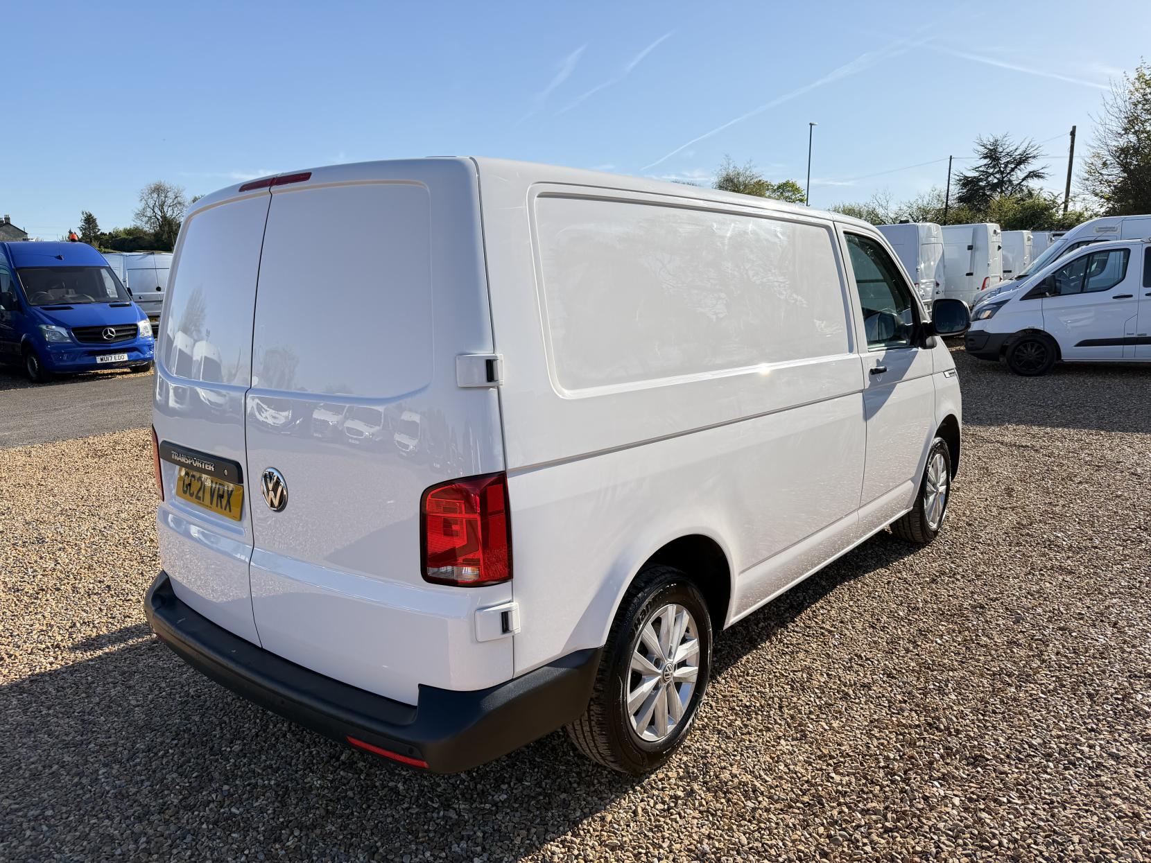 2021 Volkswagen Transporter 2.0 TDI T28 Startline Panel Van 5dr Diesel Manual FWD SWB Euro 6 (s/s) (110 ps) - Thumbnail 11