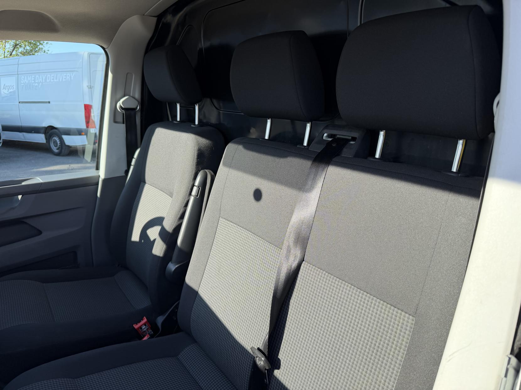 2021 Volkswagen Transporter 2.0 TDI T28 Startline Panel Van 5dr Diesel Manual FWD SWB Euro 6 (s/s) (110 ps) - Thumbnail 19