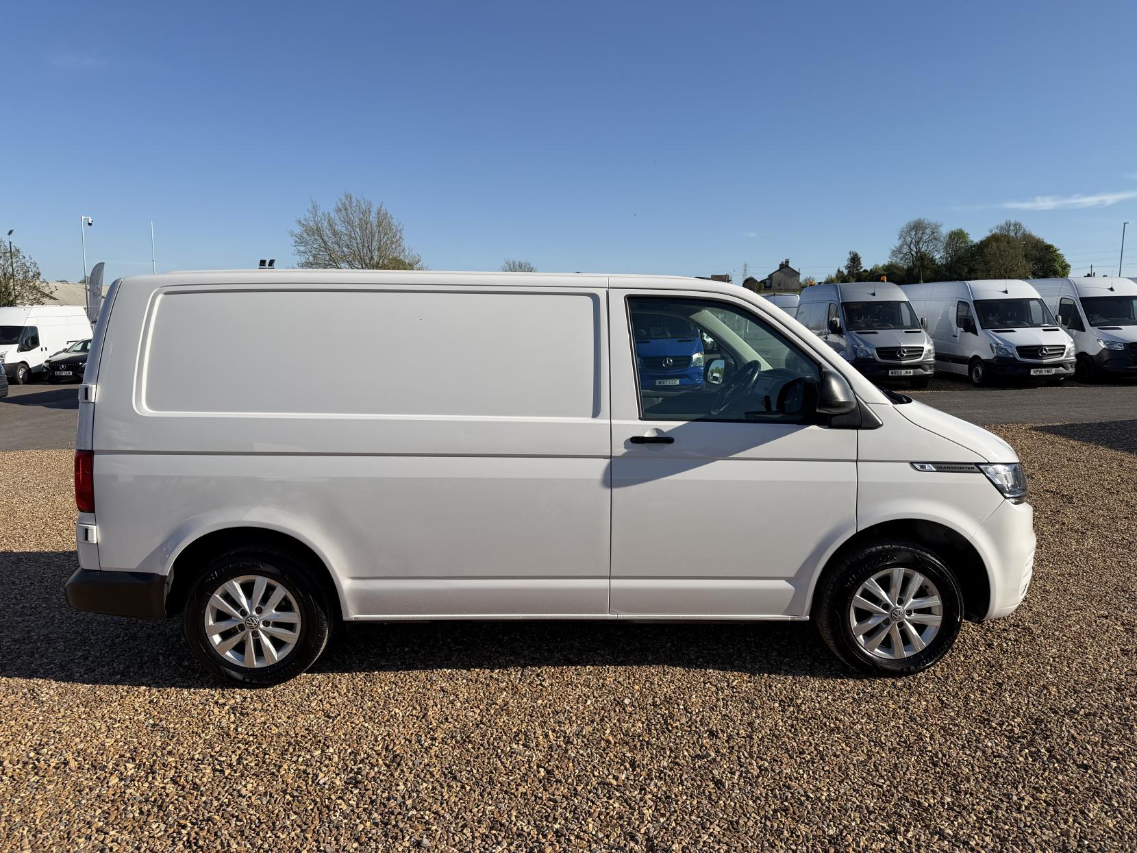 2021 Volkswagen Transporter 2.0 TDI T28 Startline Panel Van 5dr Diesel Manual FWD SWB Euro 6 (s/s) (110 ps) - Thumbnail 12