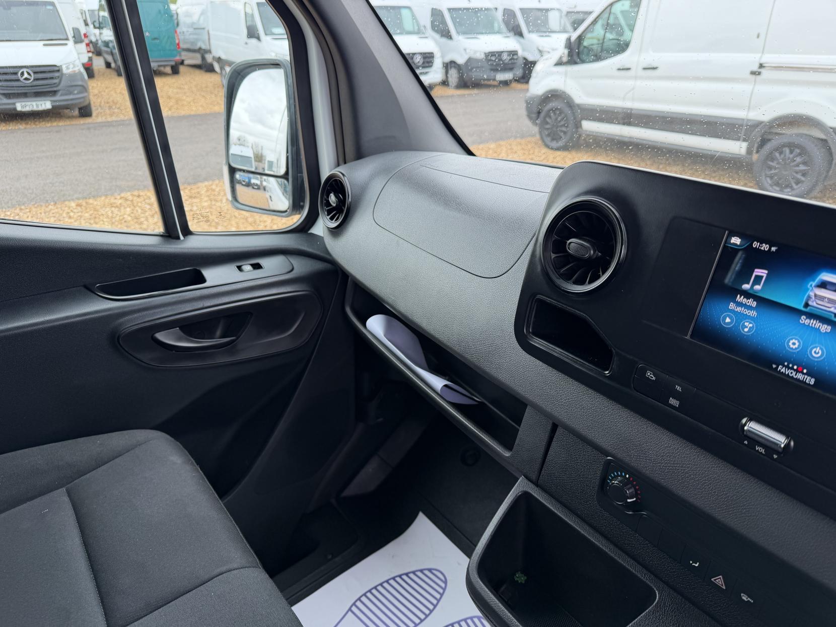 Mercedes-Benz Sprinter 2.1 316 CDI Panel Van 5dr Diesel Manual RWD L2 H2 Euro 6 (163 ps)