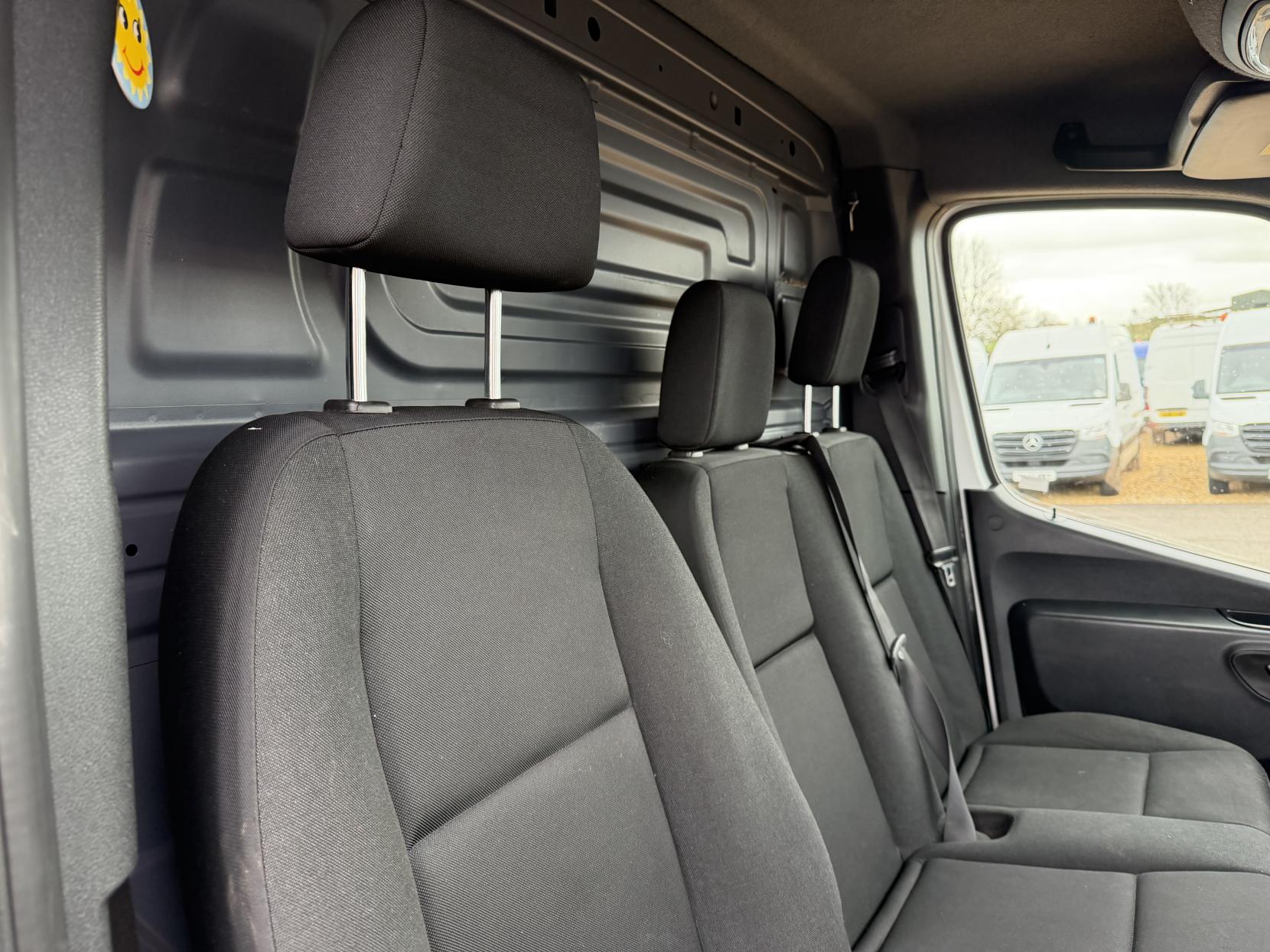 Mercedes-Benz Sprinter 2.1 316 CDI Panel Van 5dr Diesel Manual RWD L2 H2 Euro 6 (163 ps)