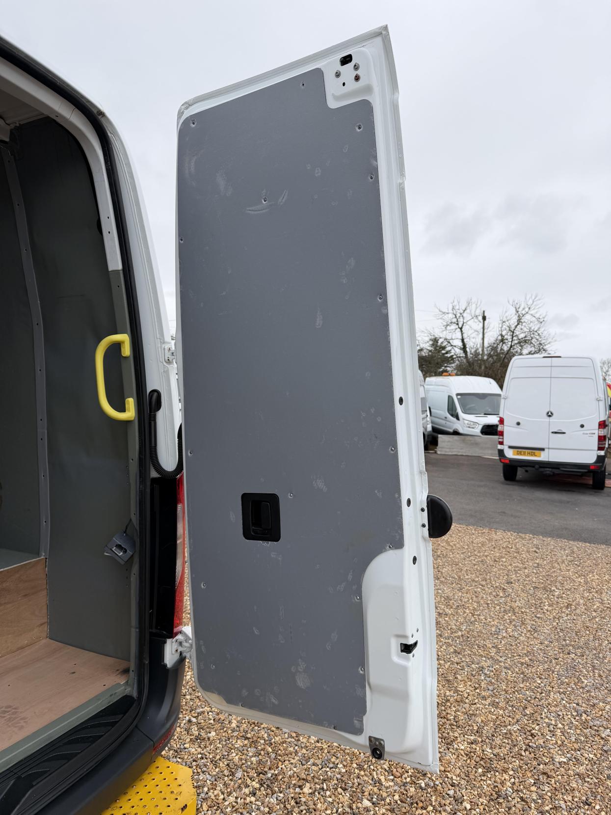 Mercedes-Benz Sprinter 2.1 316 CDI Panel Van 5dr Diesel Manual RWD L2 H2 Euro 6 (163 ps)