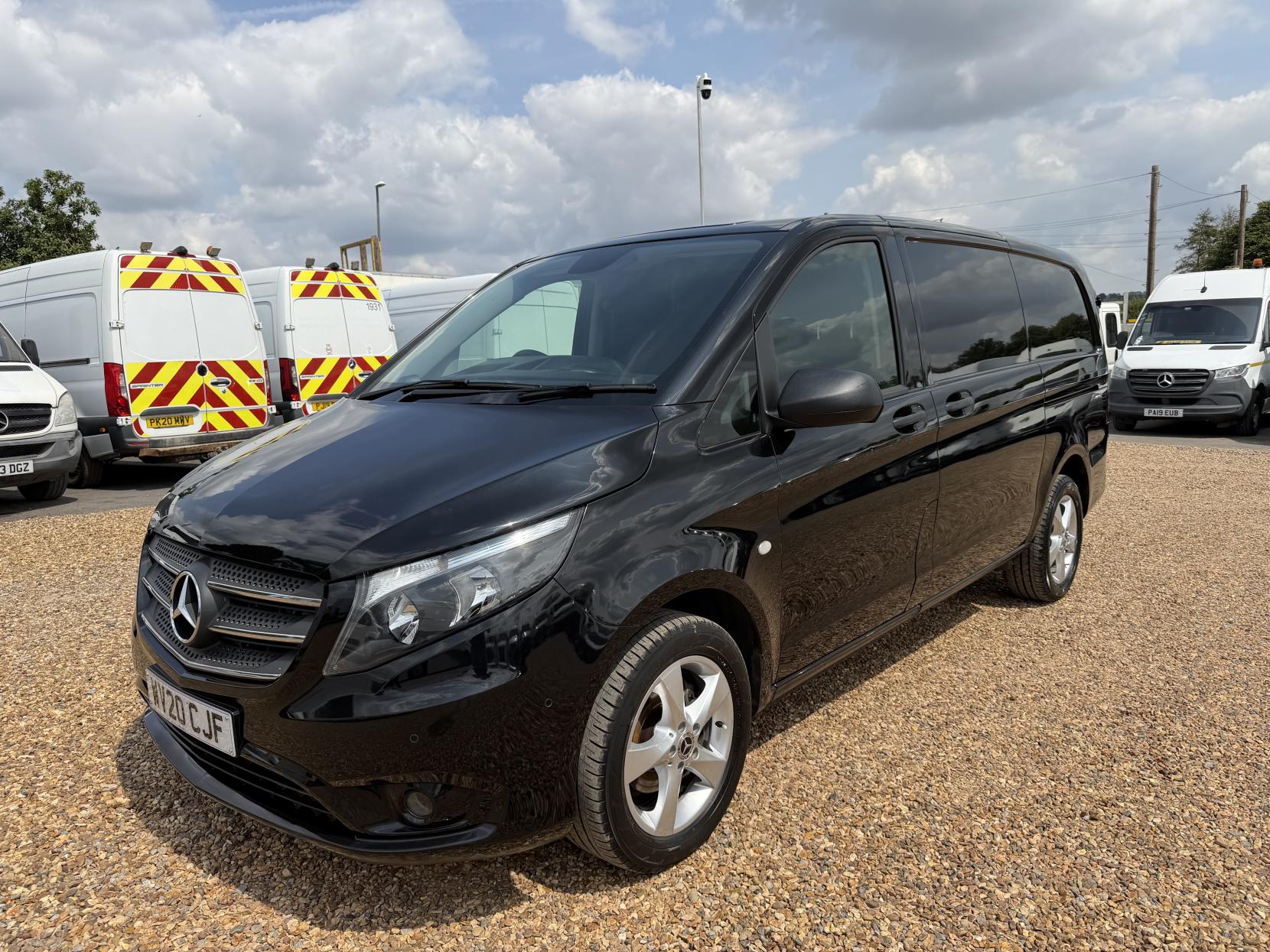 2020 Mercedes-Benz Vito 2.1 114 CDI Premium Panel Van 5dr Diesel G-Tronic+ RWD L2 Euro 6 (s/s) (136 ps) - Thumbnail 7
