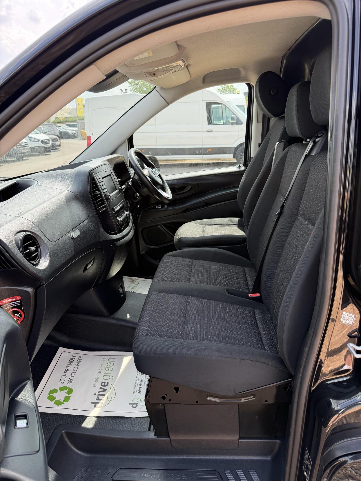 2020 Mercedes-Benz Vito 2.1 114 CDI Premium Panel Van 5dr Diesel G-Tronic+ RWD L2 Euro 6 (s/s) (136 ps) - Thumbnail 20