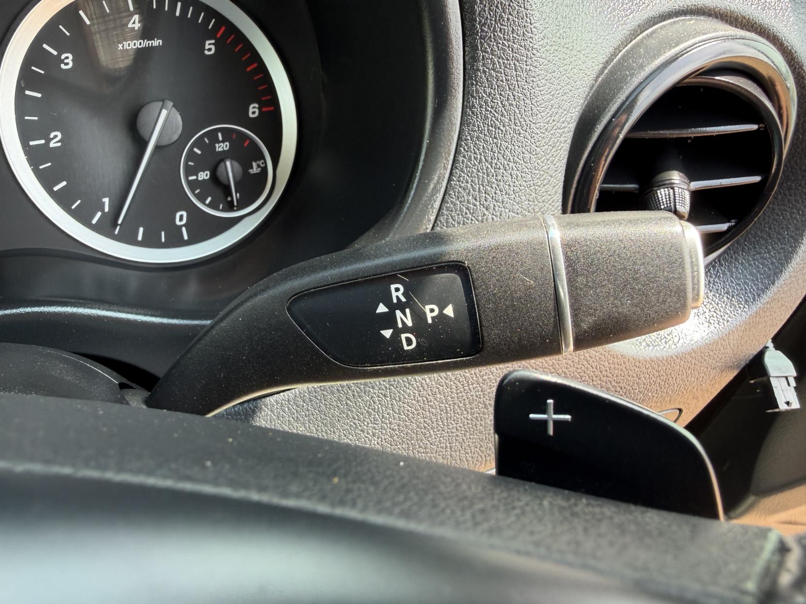 2020 Mercedes-Benz Vito 2.1 114 CDI Premium Panel Van 5dr Diesel G-Tronic+ RWD L2 Euro 6 (s/s) (136 ps) - Thumbnail 38