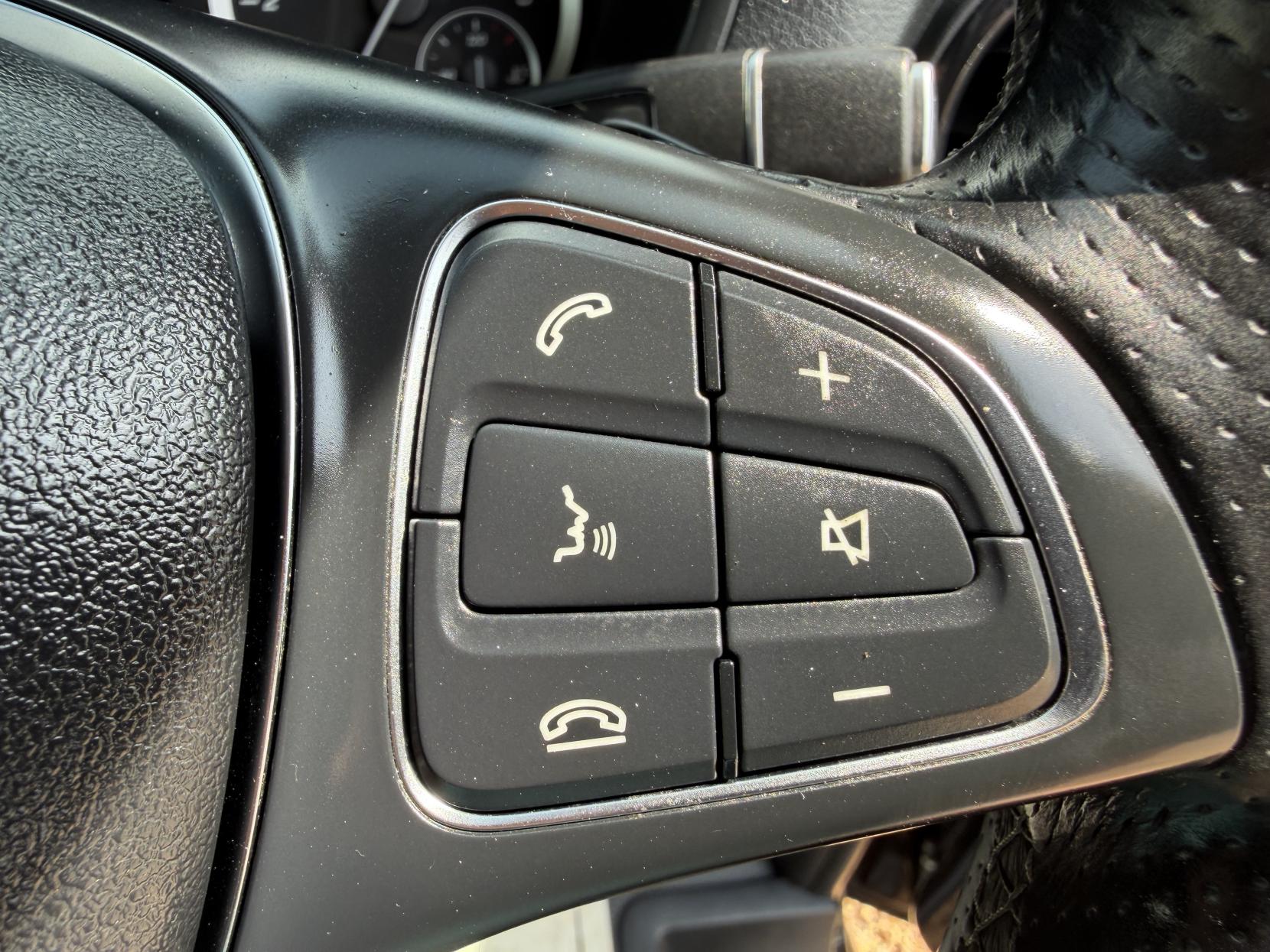2020 Mercedes-Benz Vito 2.1 114 CDI Premium Panel Van 5dr Diesel G-Tronic+ RWD L2 Euro 6 (s/s) (136 ps) - Thumbnail 39